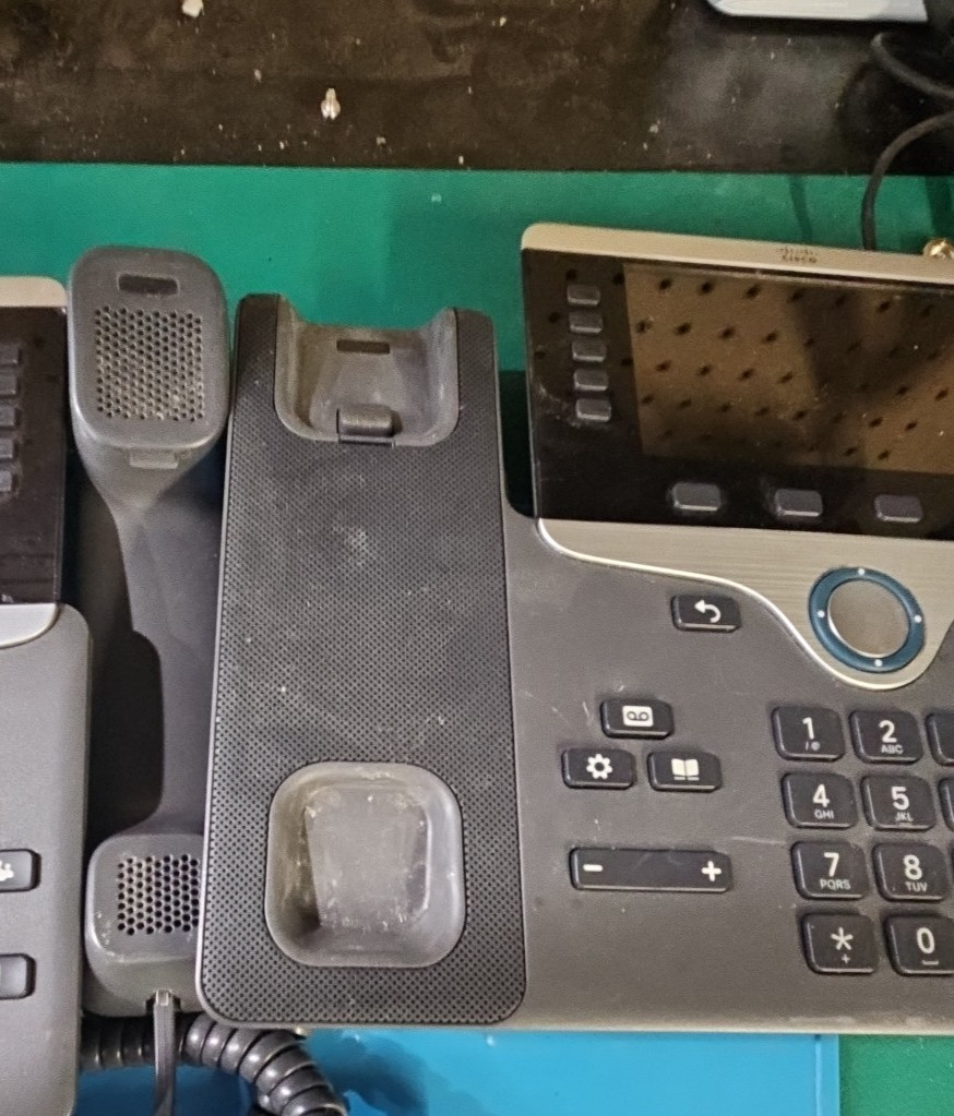 LOT 3 Cisco CP-8851 IP Phones CP-8851-K9 Cord & Handset FOR PARTS OR REPAIR