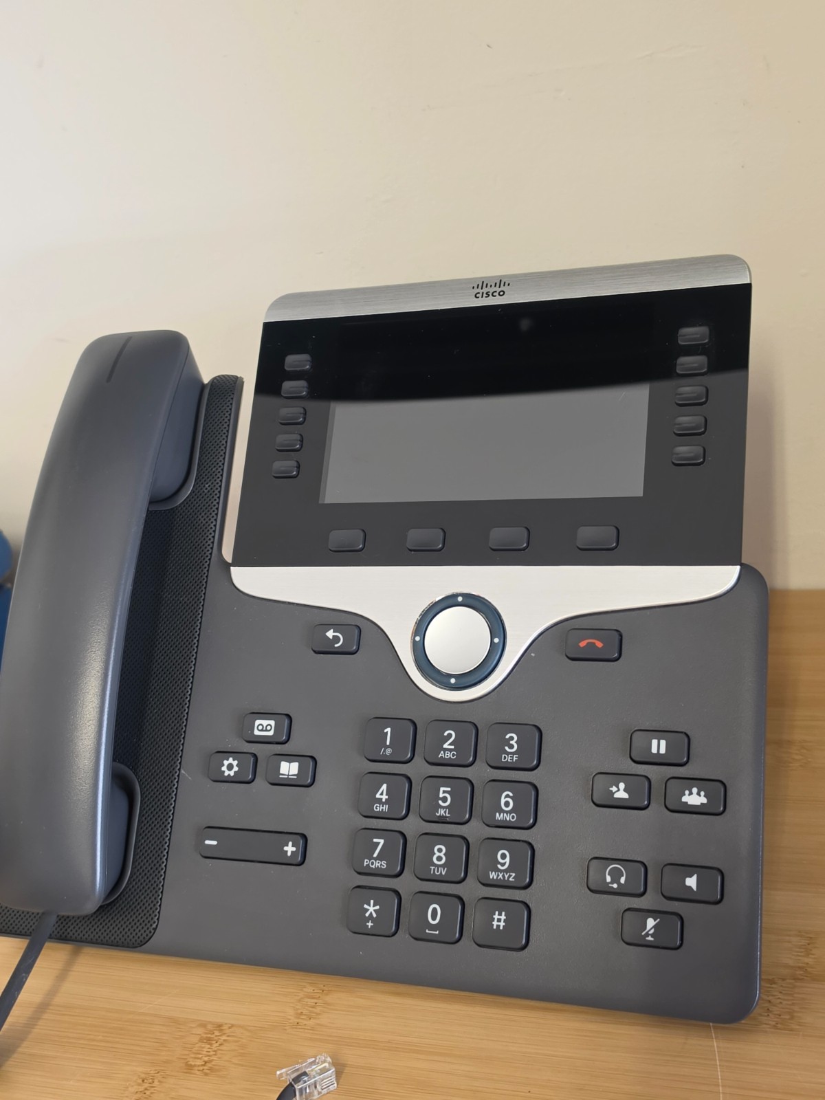 Cisco CP-8851-3PCC-K9= IP Phone 8851 with Multiplatform Firmware – Charcoal