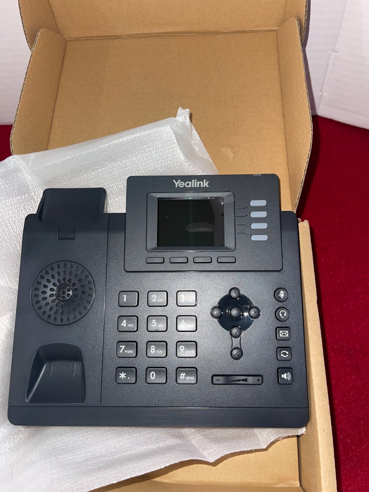 Yealink SIP-T33G IP Phone New in Box -4 VoIP Lines 2.4” Color Gigabit Ports NEW