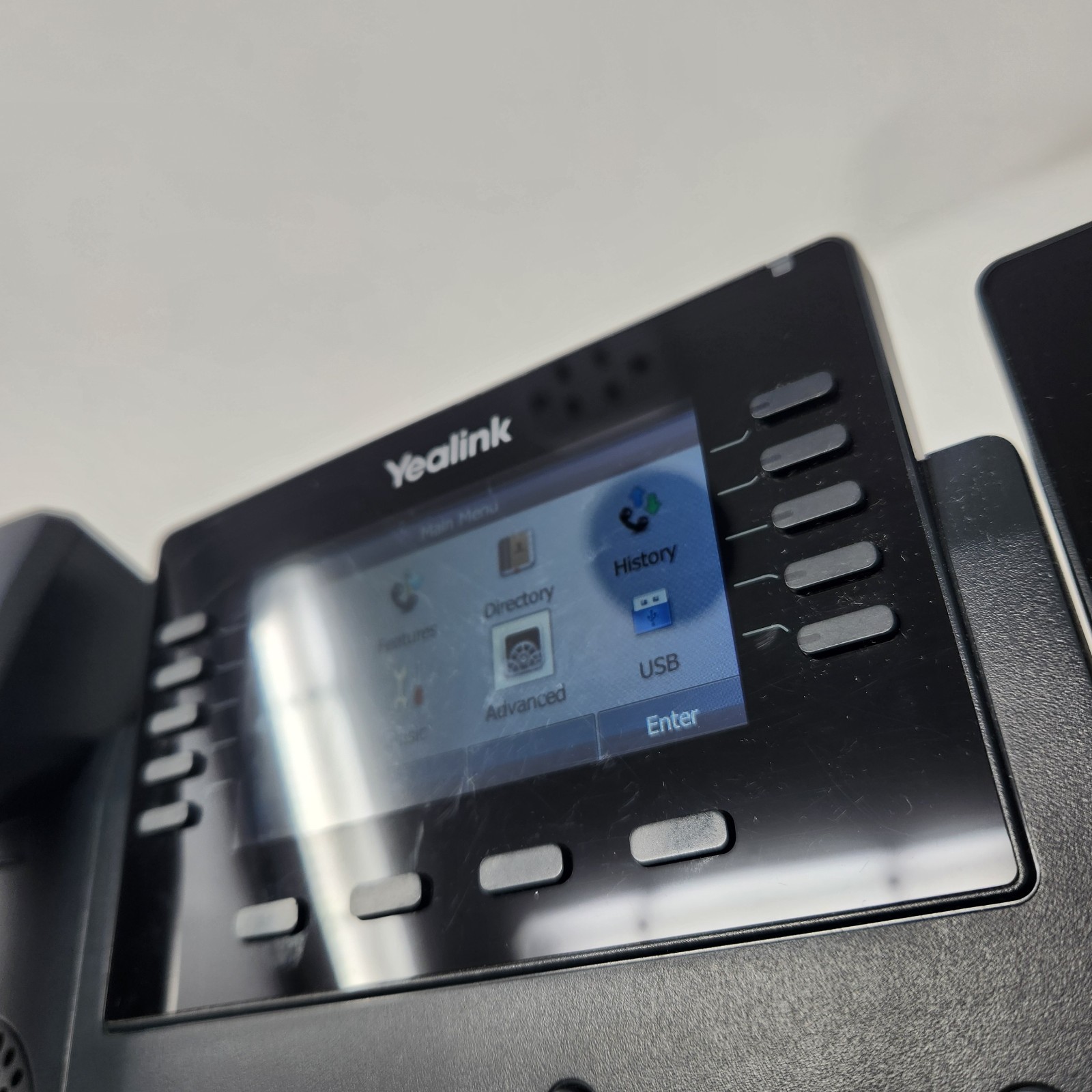 Yealink SIP-T46U 4.3″ LCD Gigabit IP Phone With Expansion Module Yeahlink EXP43