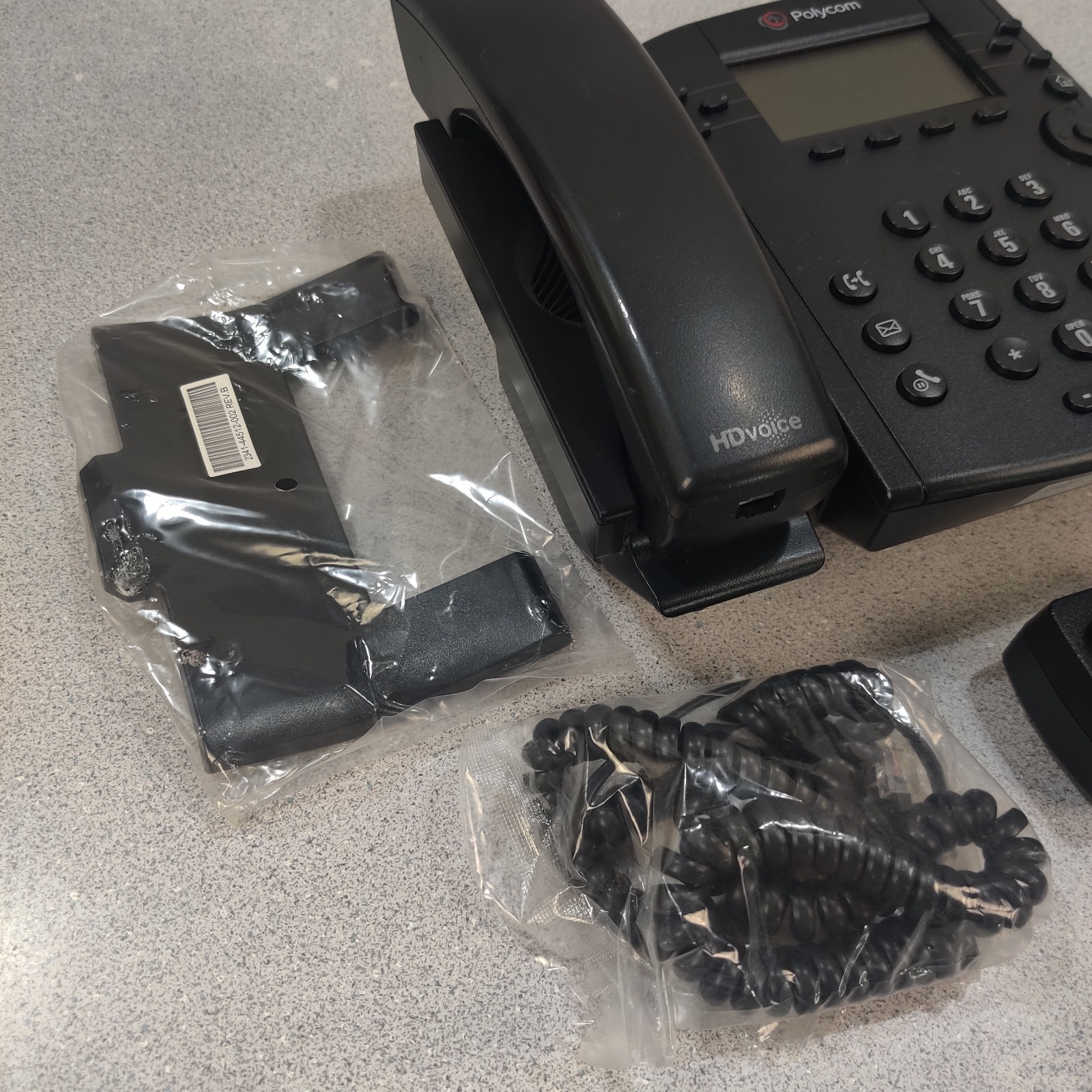 Used – POLYCOM VVX 311 DESKTOP PHONE 2200-48350-001 – Complete – Near Mint Cond.
