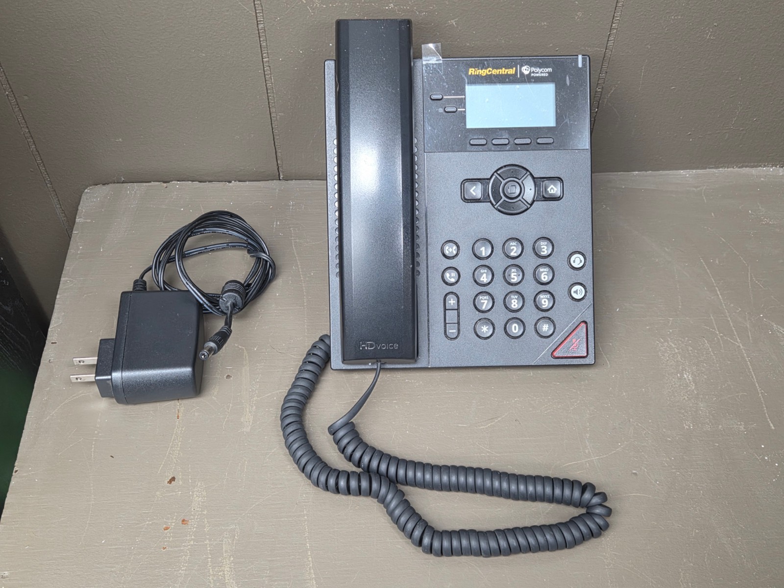 Polycom VVX 150 VoIP Office Phone Power Over Ethernet Phone RL59