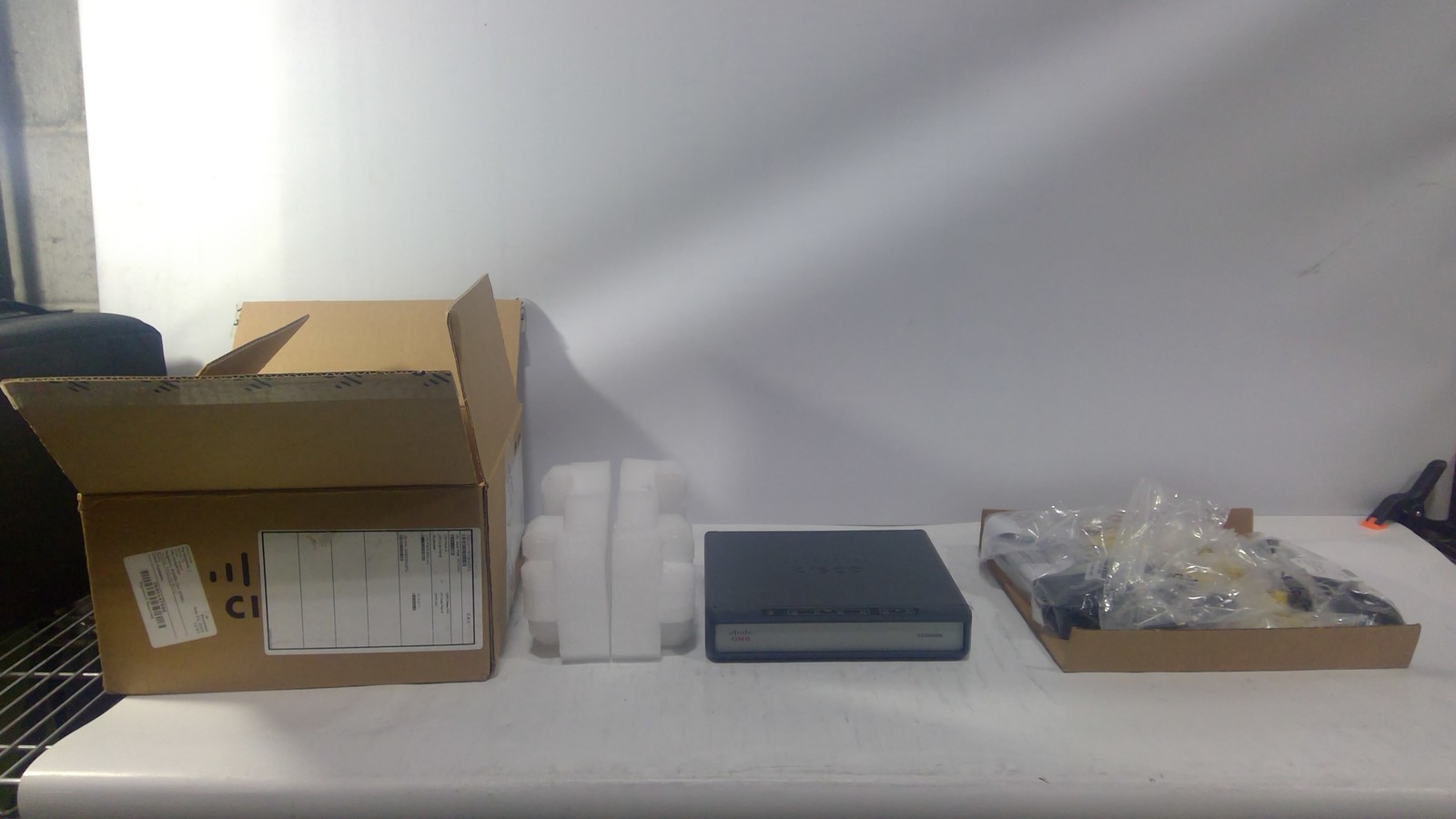 Cisco VG204XM Analog Voice Gateway w/Accessories