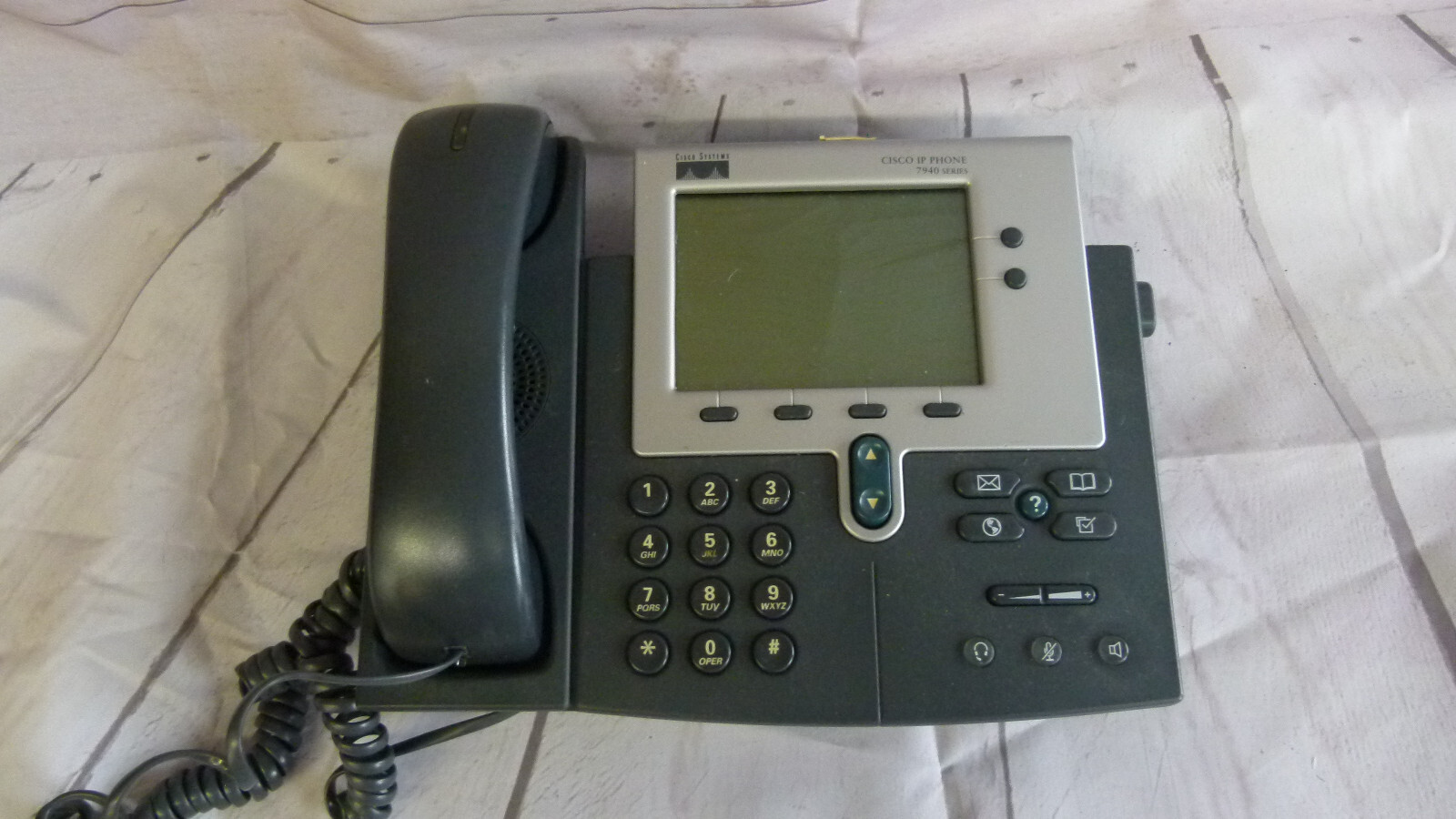 Cisco 7940 Series CP-7940G Unified VoIP Phone with Speakerphone & Handset