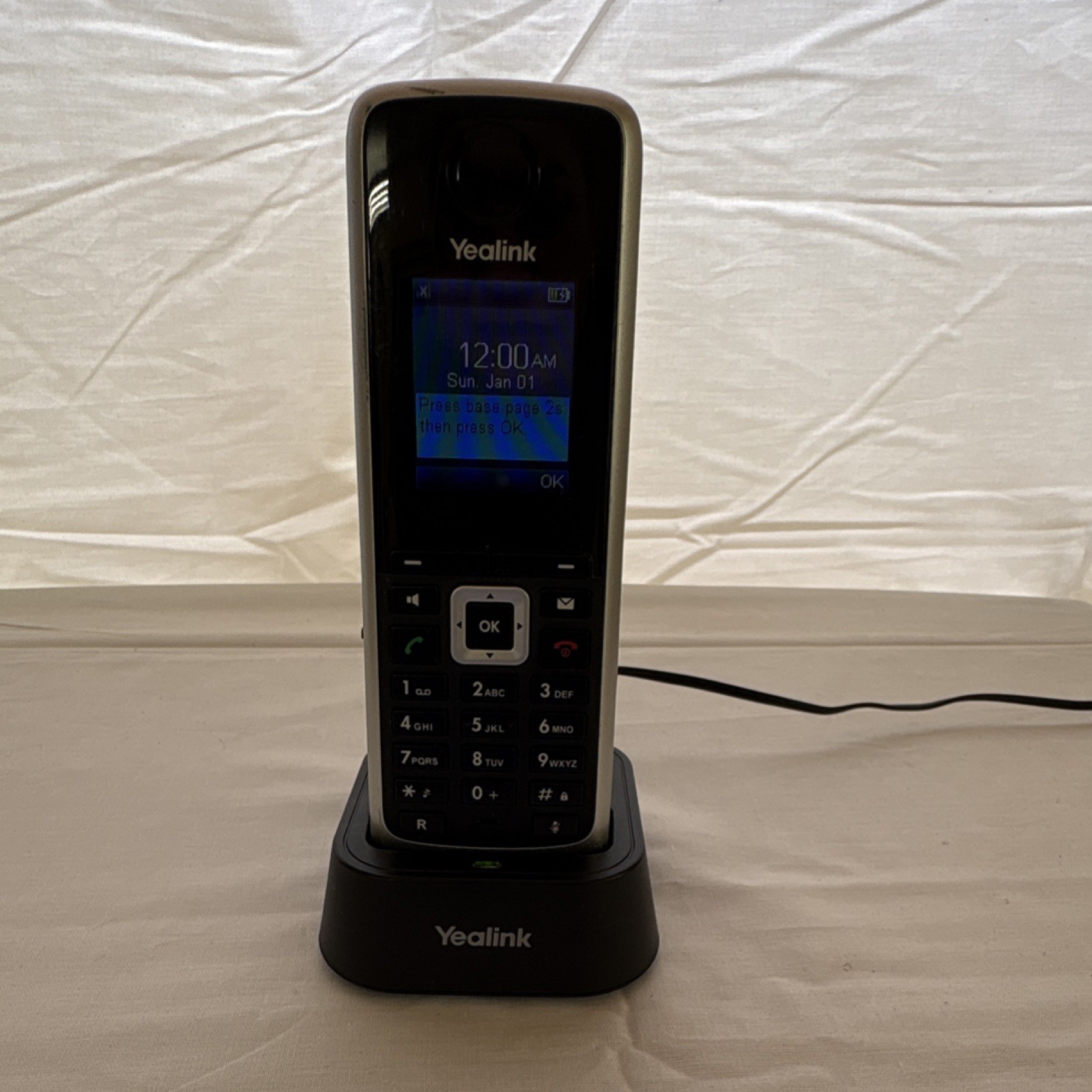 Yealink W52P IP DECT Phone Handset Speakerphone Base Power Ethernet Black