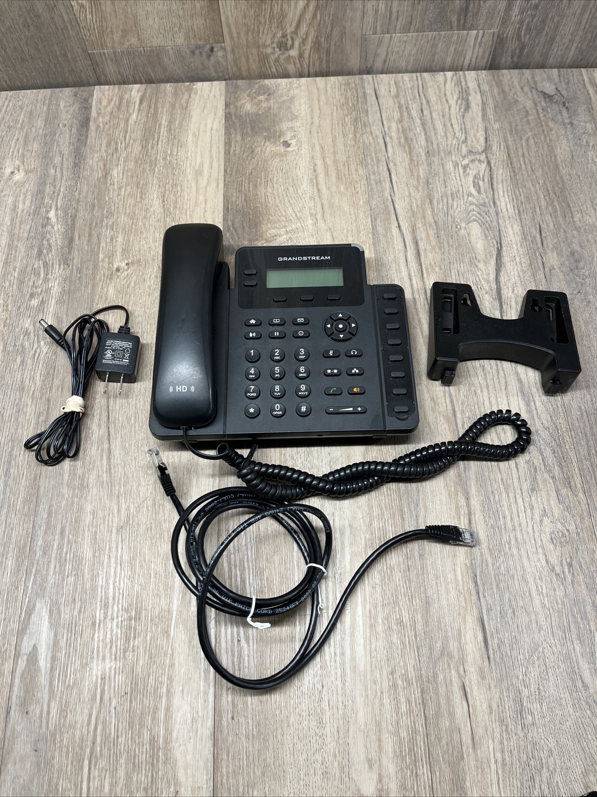 Grandstream GXP1628 Small to Medium Business HD IP Phone LCD Display – Charcoal-