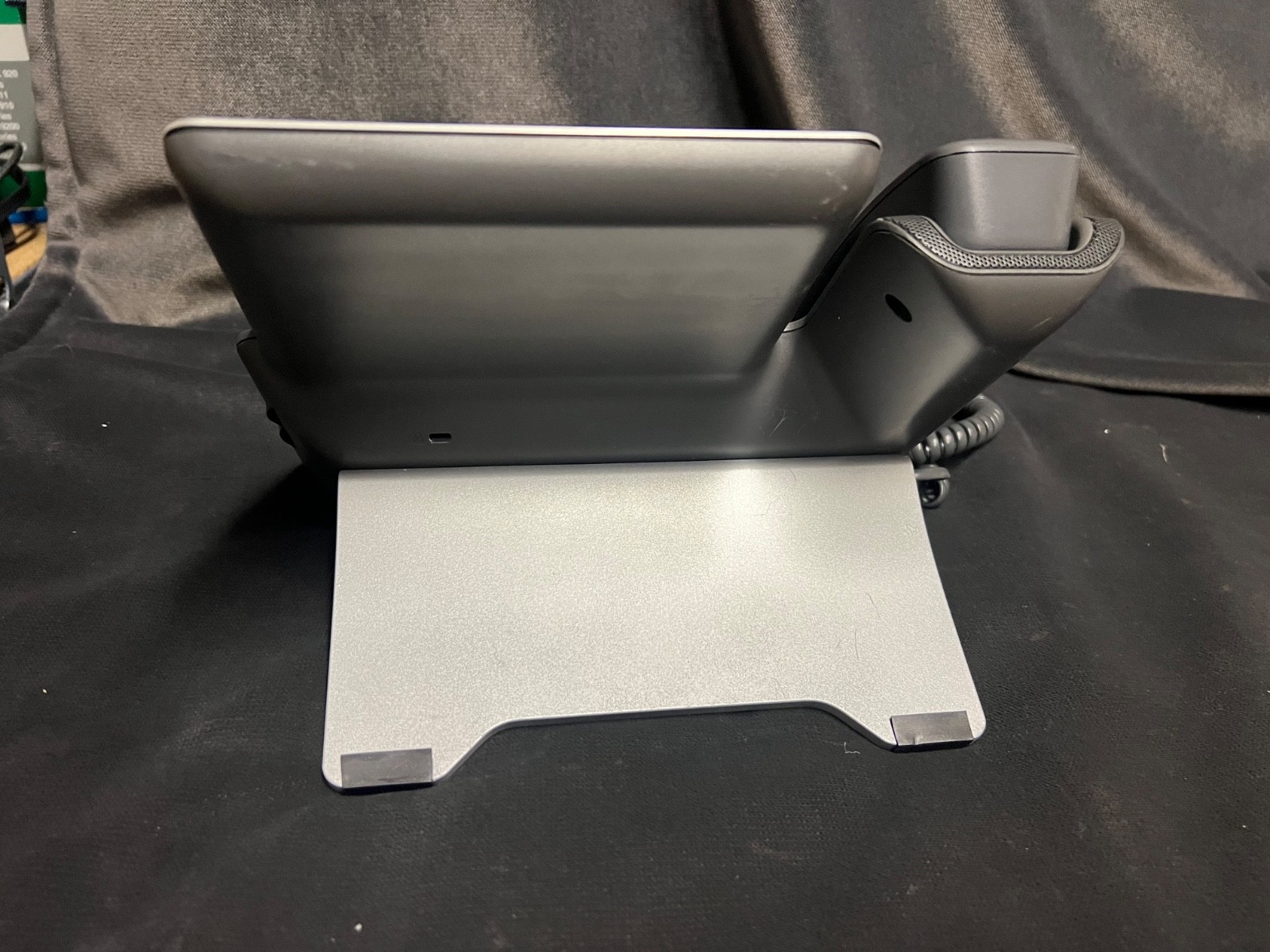 Cisco CP-8851-K9 Business VoIP Phone CP-8851