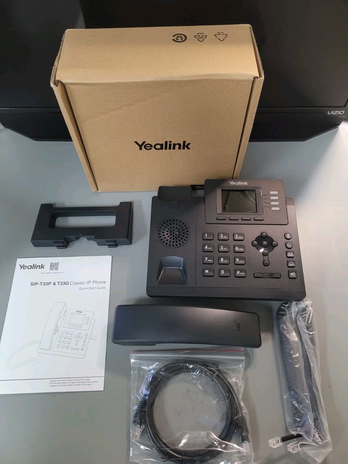 Yealink SIP-T33G IP Business Phone Black 2.4″ Color Display – OPEN BOX