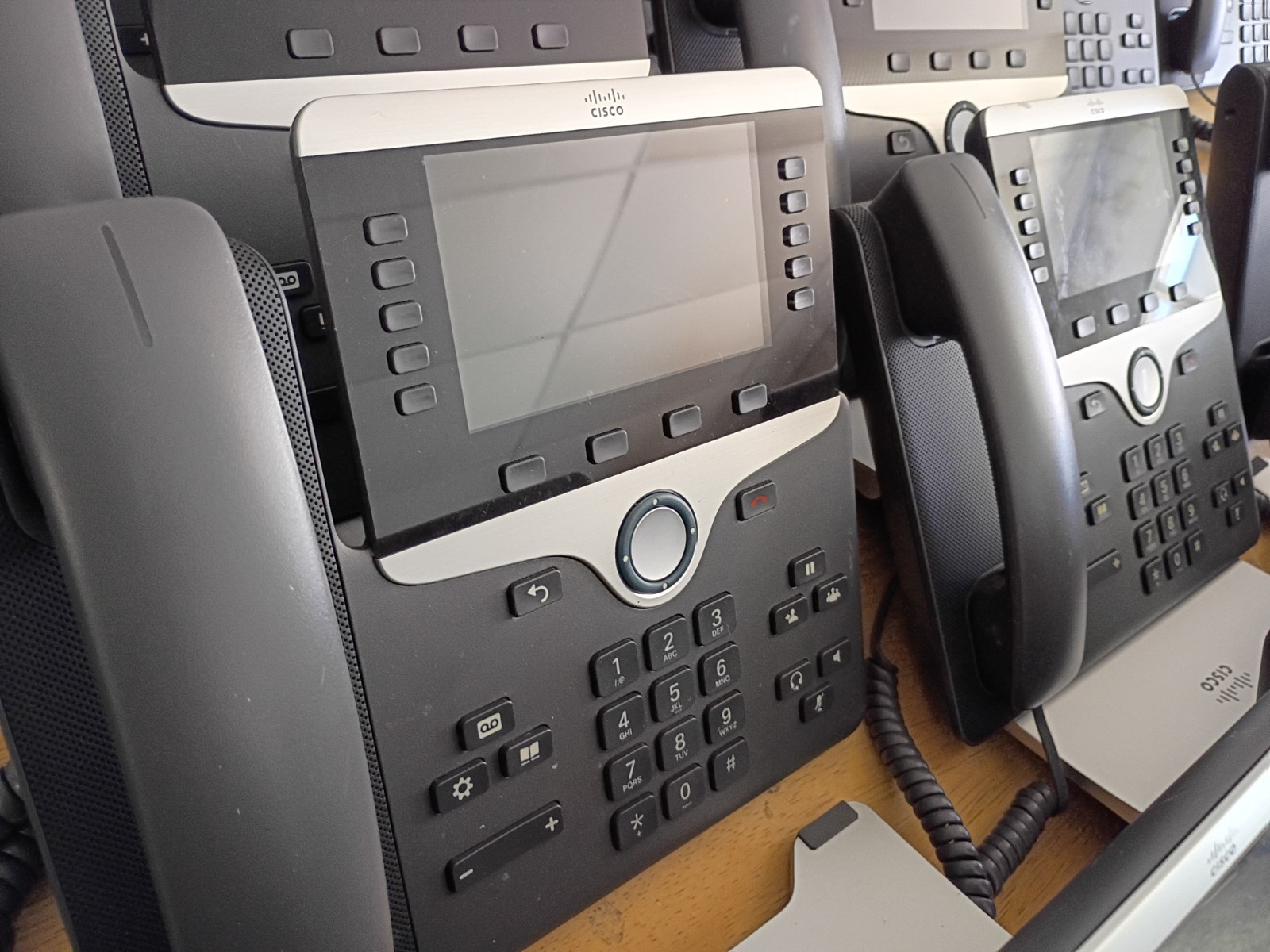 LOT OF 14 WORKING Cisco 8841 CP-8841 IP Phone Charcoal GREAT CONDITION