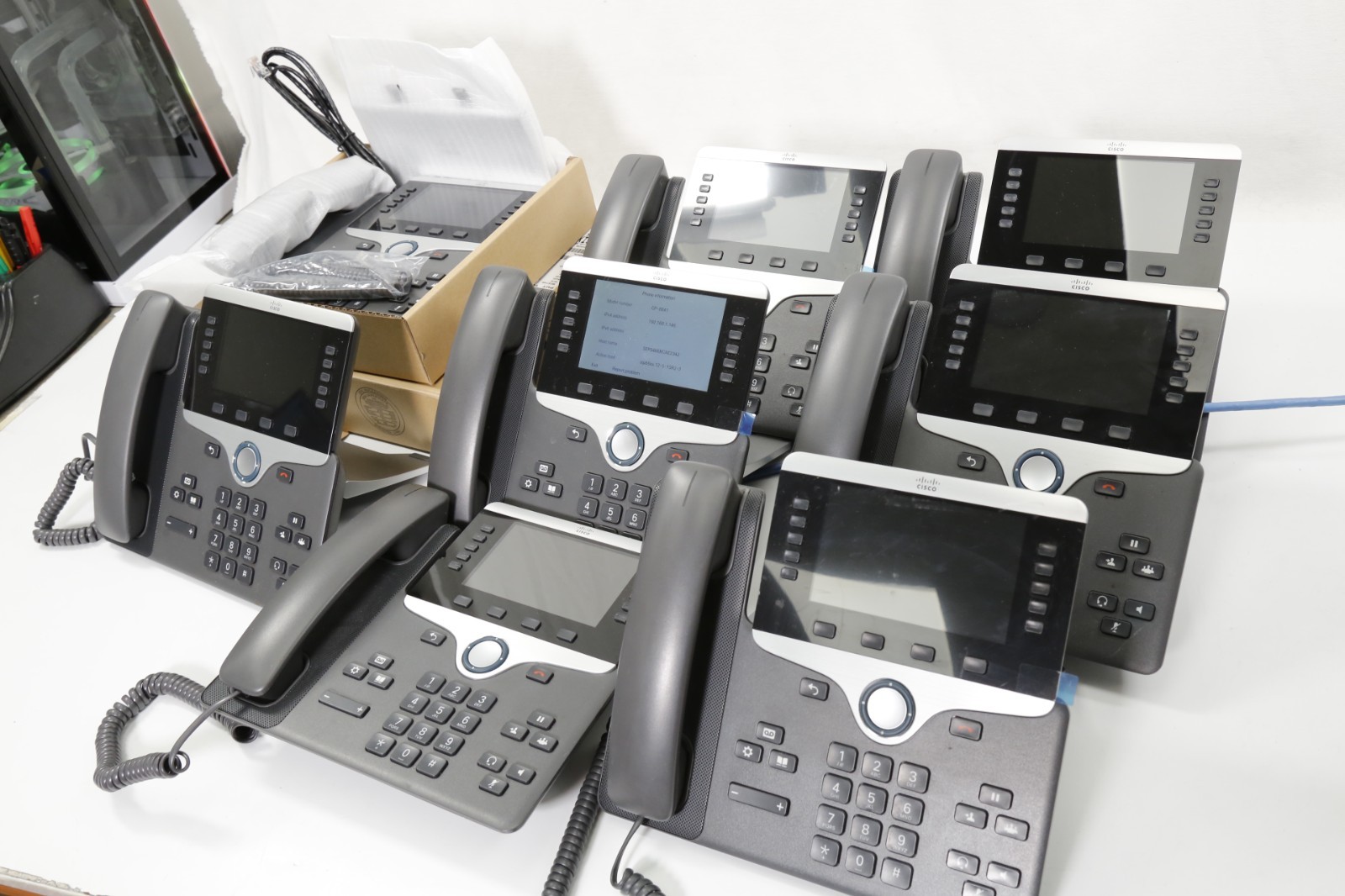 LOT of 8 Cisco CP-8841 CP-8841-K9 IP Office Phone w/ Cord, Handset & Stands