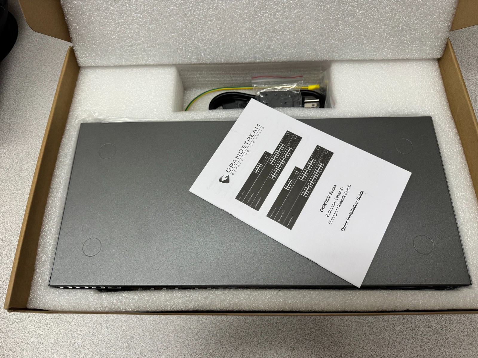 Grandstream GWN7803P 24-Port Gigabit Managed PoE Switch New in Original Box