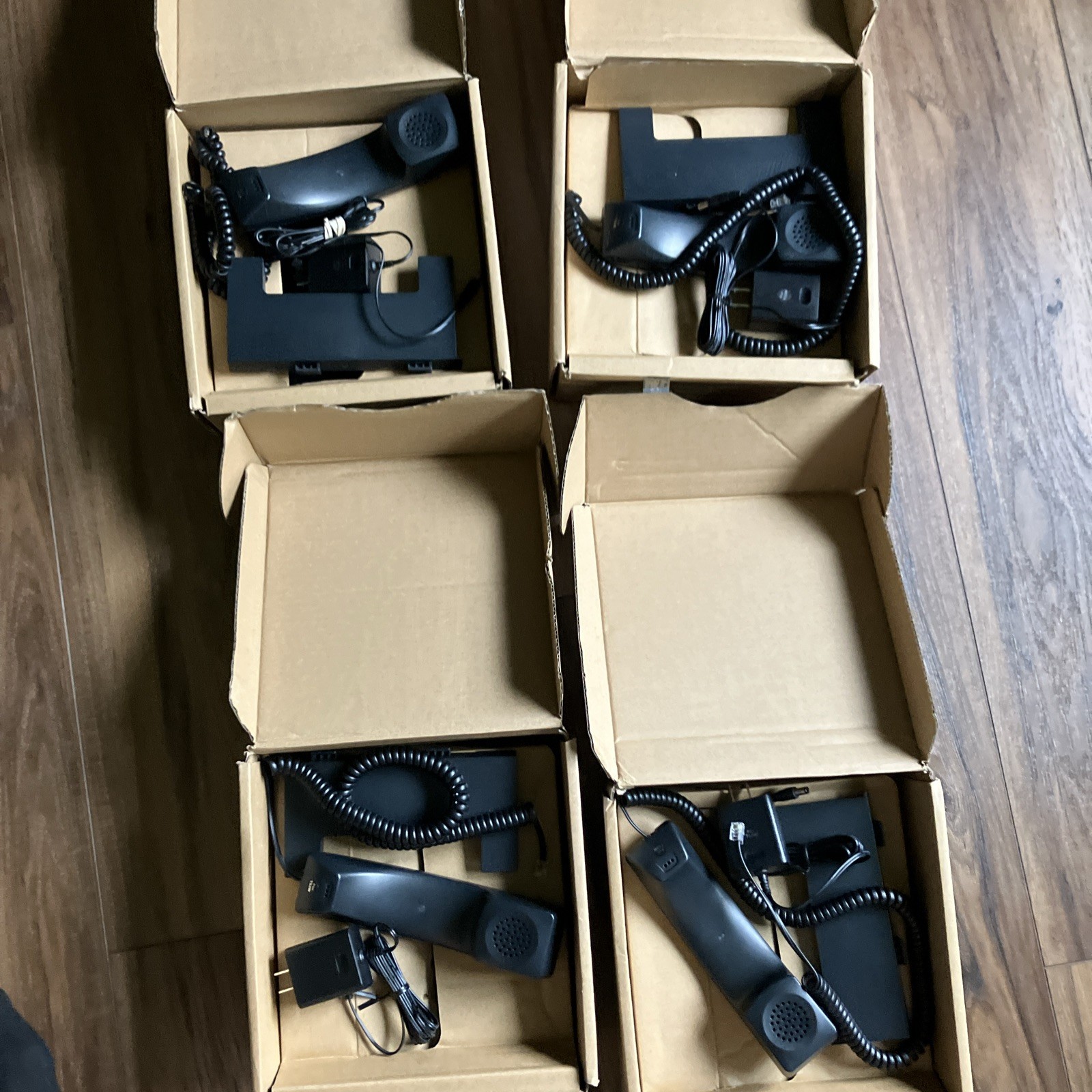 Yealink Verizon SIP-T53W Prime Business Phone Lot of 4 w/ Stands T53W