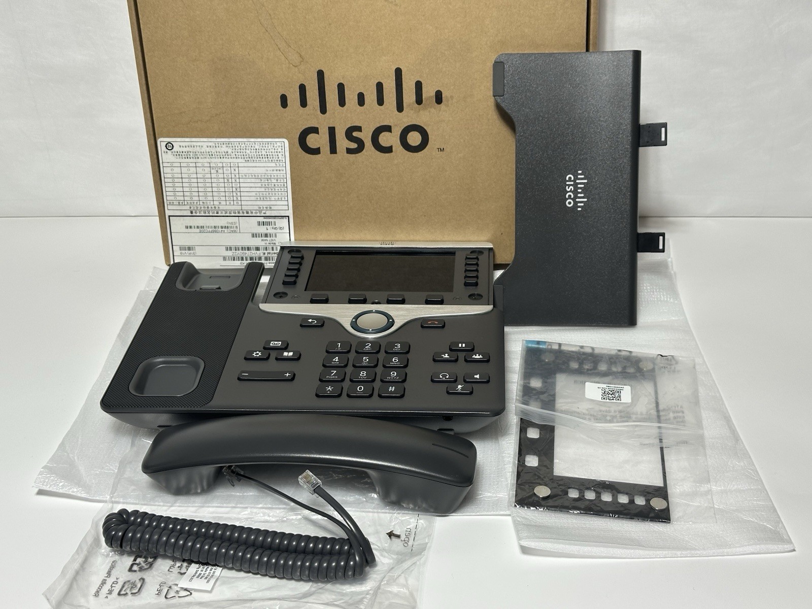 Cisco CP-8851 CP-8851-K9 V19 IP Office Phone w/ Cord, Handset & Stand -No AC
