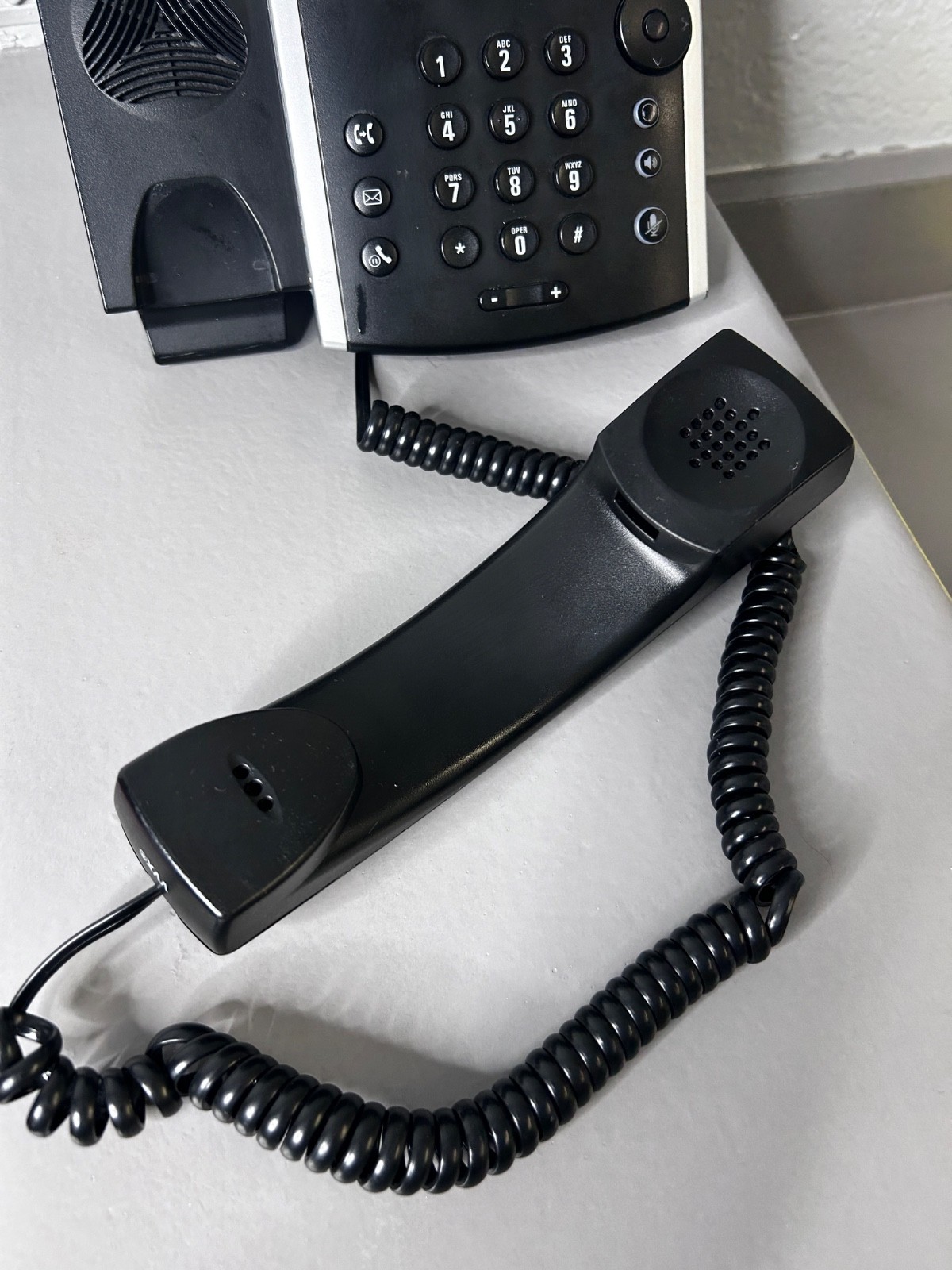 ot of 6 Polycom VVX410 Business Media IP Phones w/ Power Adapters HD Voice