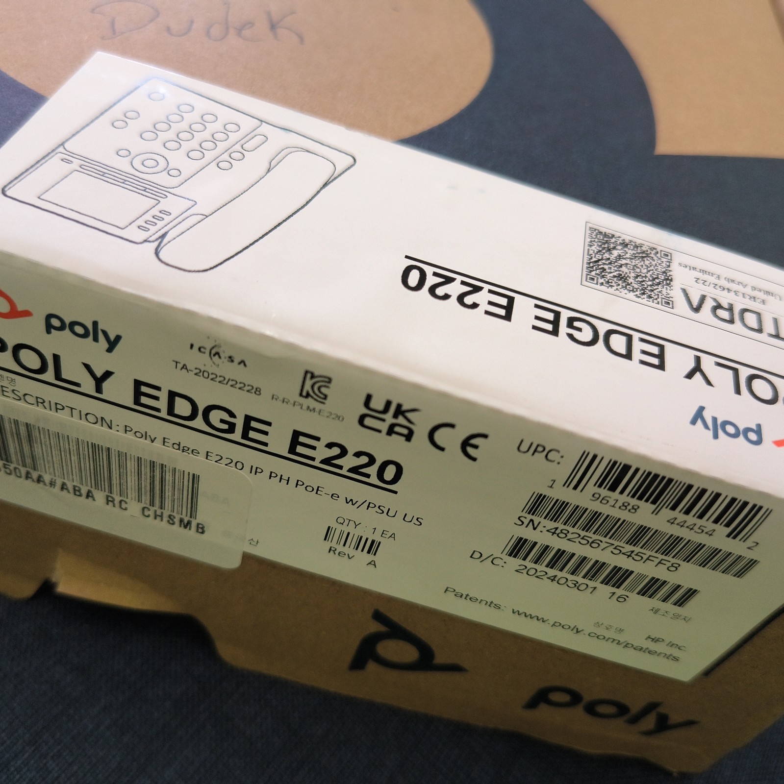 Poly Edge E220 IP Phone 2201-86990-001 4-Line Bluetooth Desktop Wall Mountable h