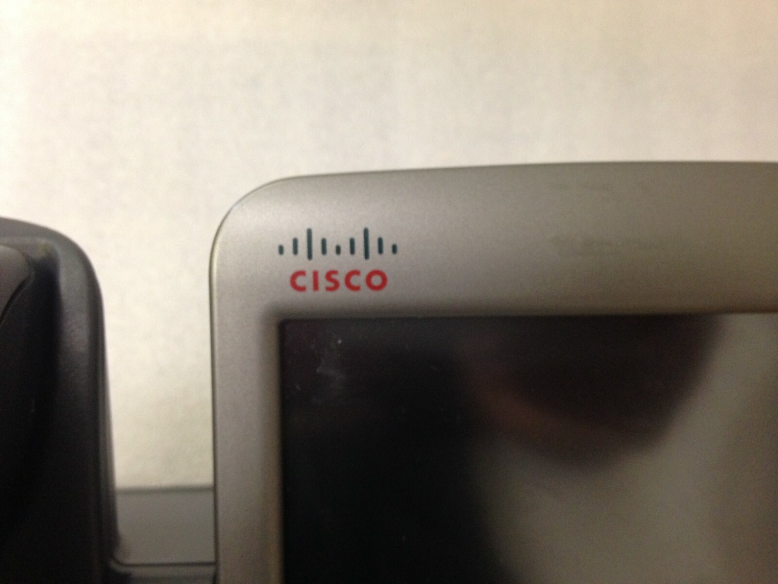Cisco CP-7975G VOIP Office UC Phone W/ Adjustable Stand And Handset (No Cord)