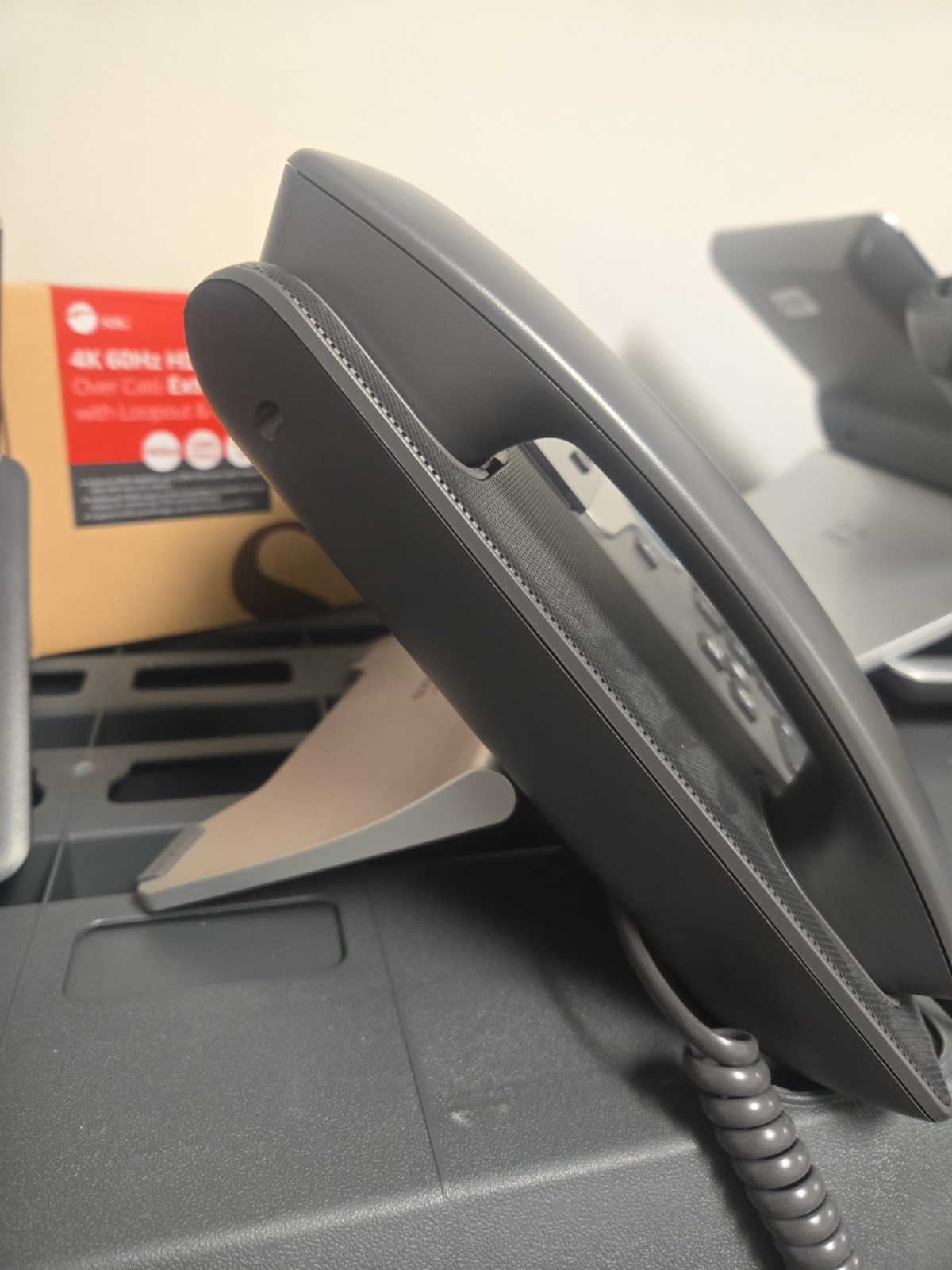 Pre-Owned Cisco CP 8811 VoIP Phone with Handset and Stand – Charcoal