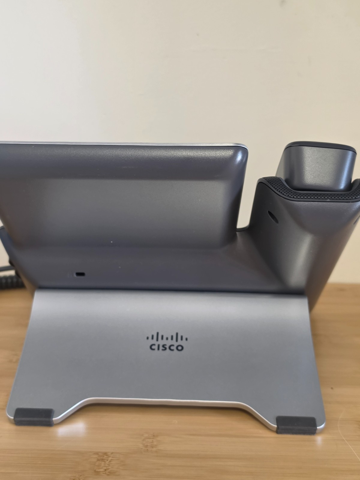 Cisco CP-8851-3PCC-K9= IP Phone 8851 with Multiplatform Firmware – Charcoal