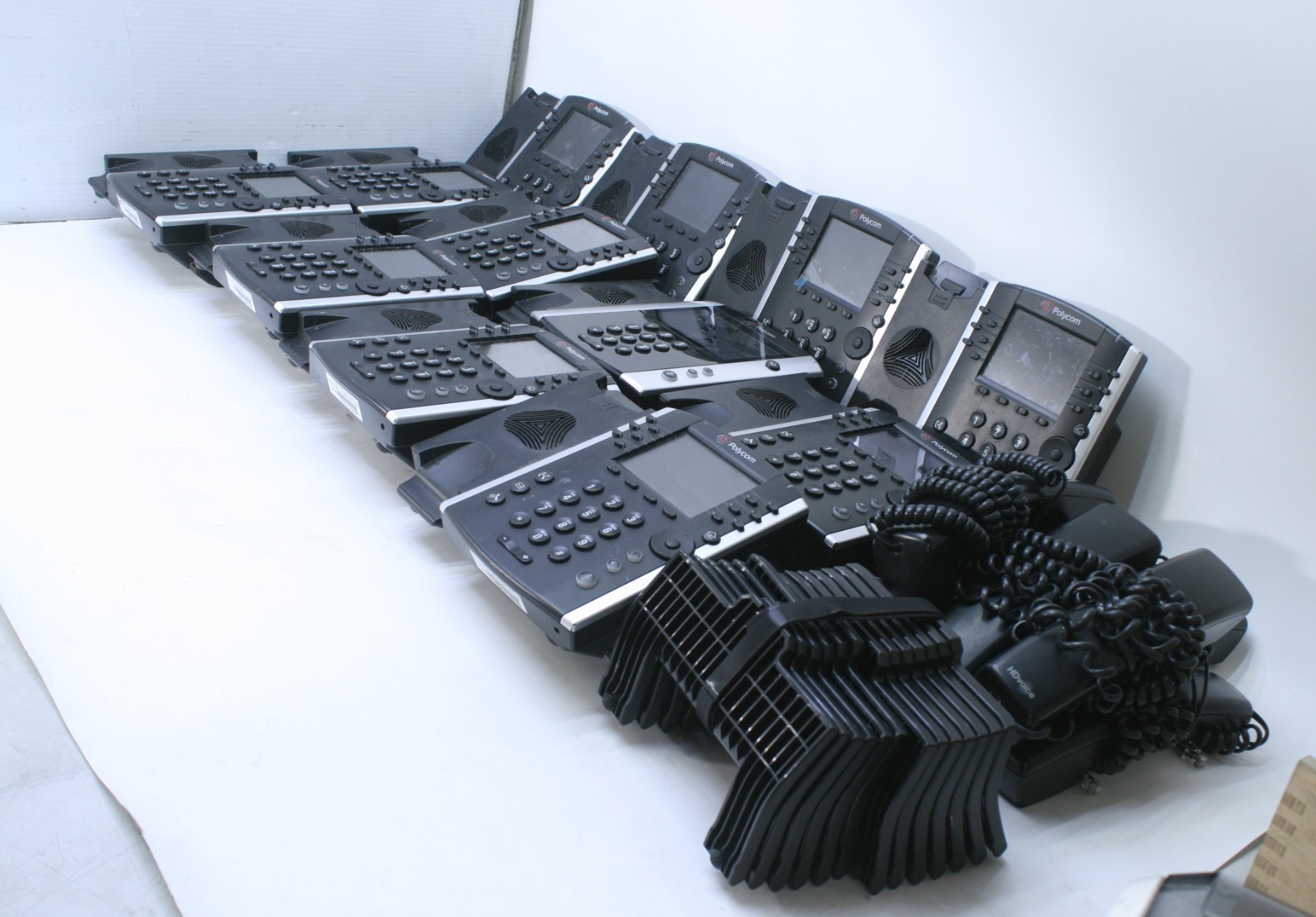 LOT OF 12 Polycom VVX 411 PoE IP Business VOIP Phones 2201-48450-001 T7-D4