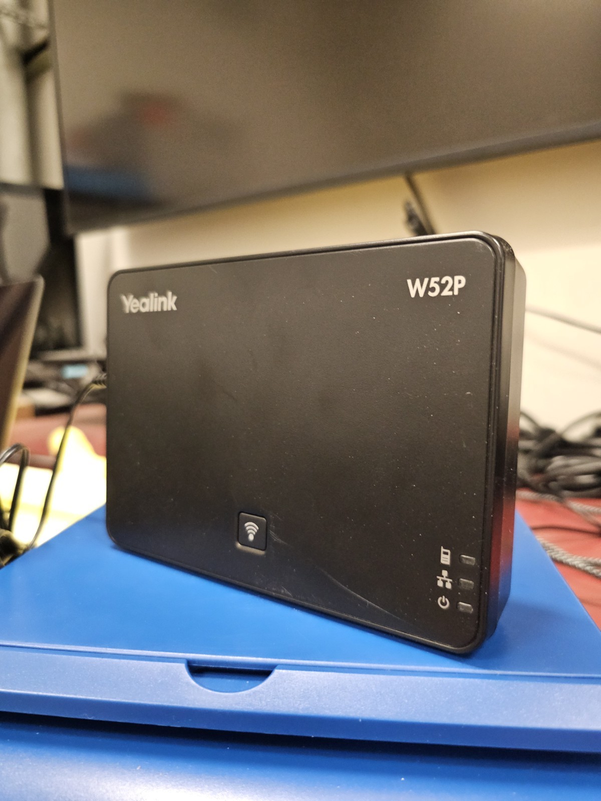 Yealink W52P IP DECT Phone Wireless Base Station w/ AC adaptor