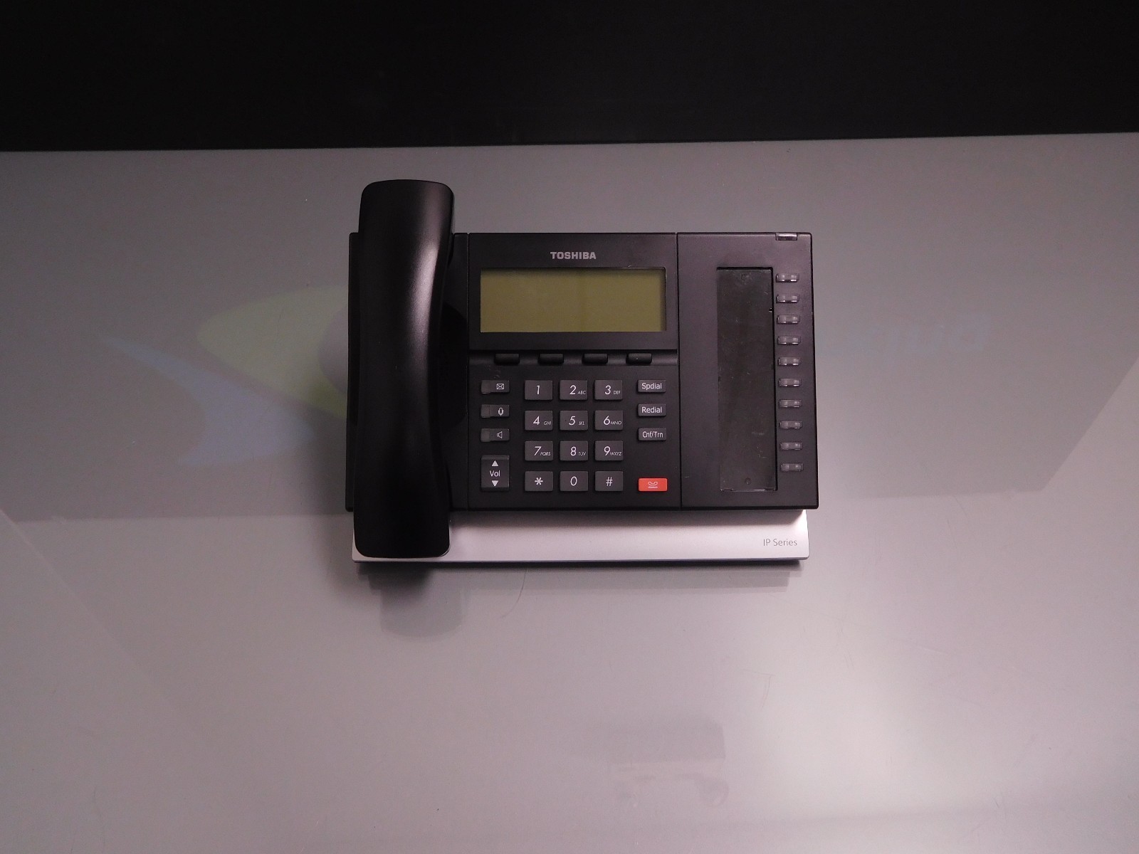 Toshiba IP5122-SD 10-Button Backlit LCD Display IP Speakerphone CIX100