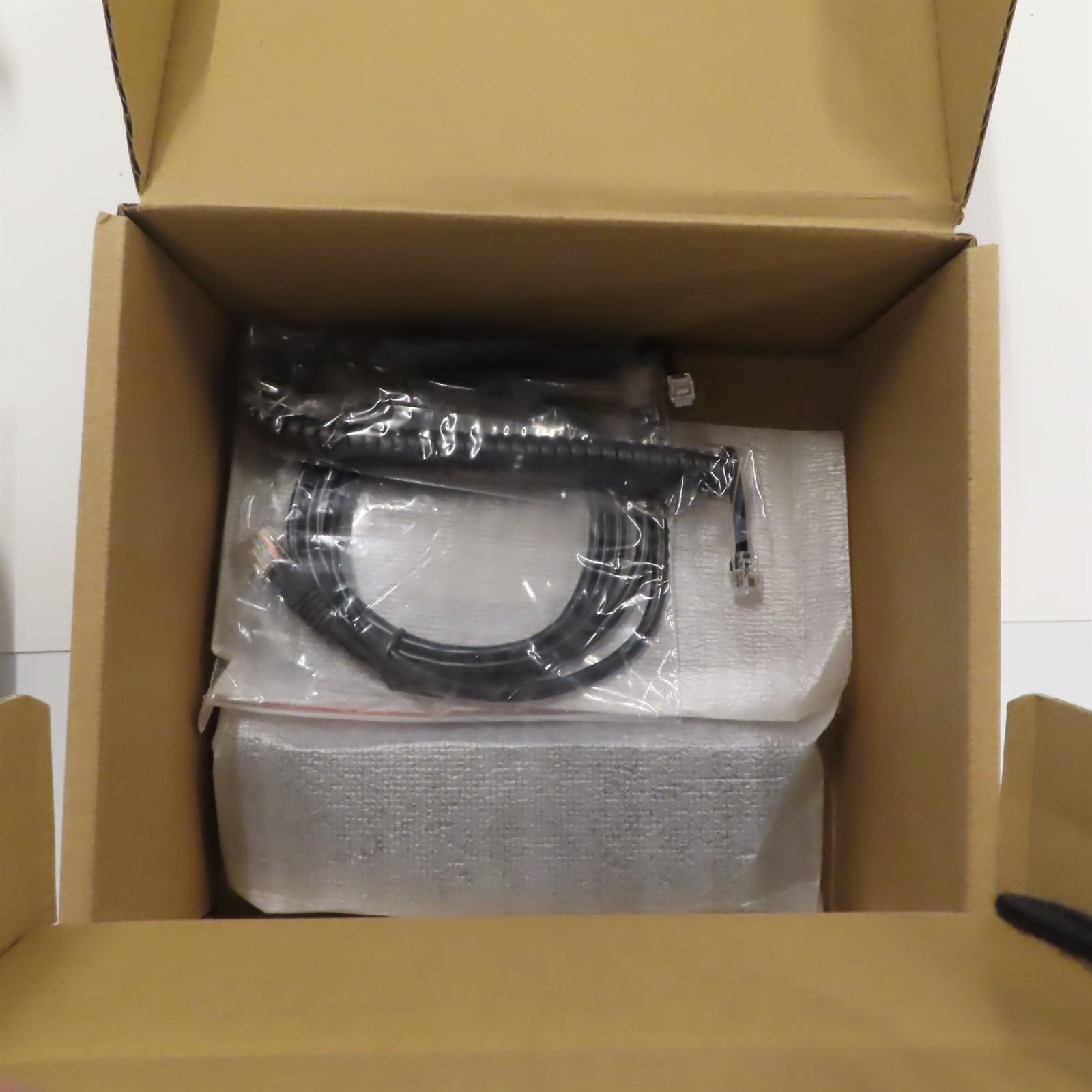 Yealink YEA-SIP-T33G Gigabit Color IP Phone with POE and 3-Inch LCD OEM New