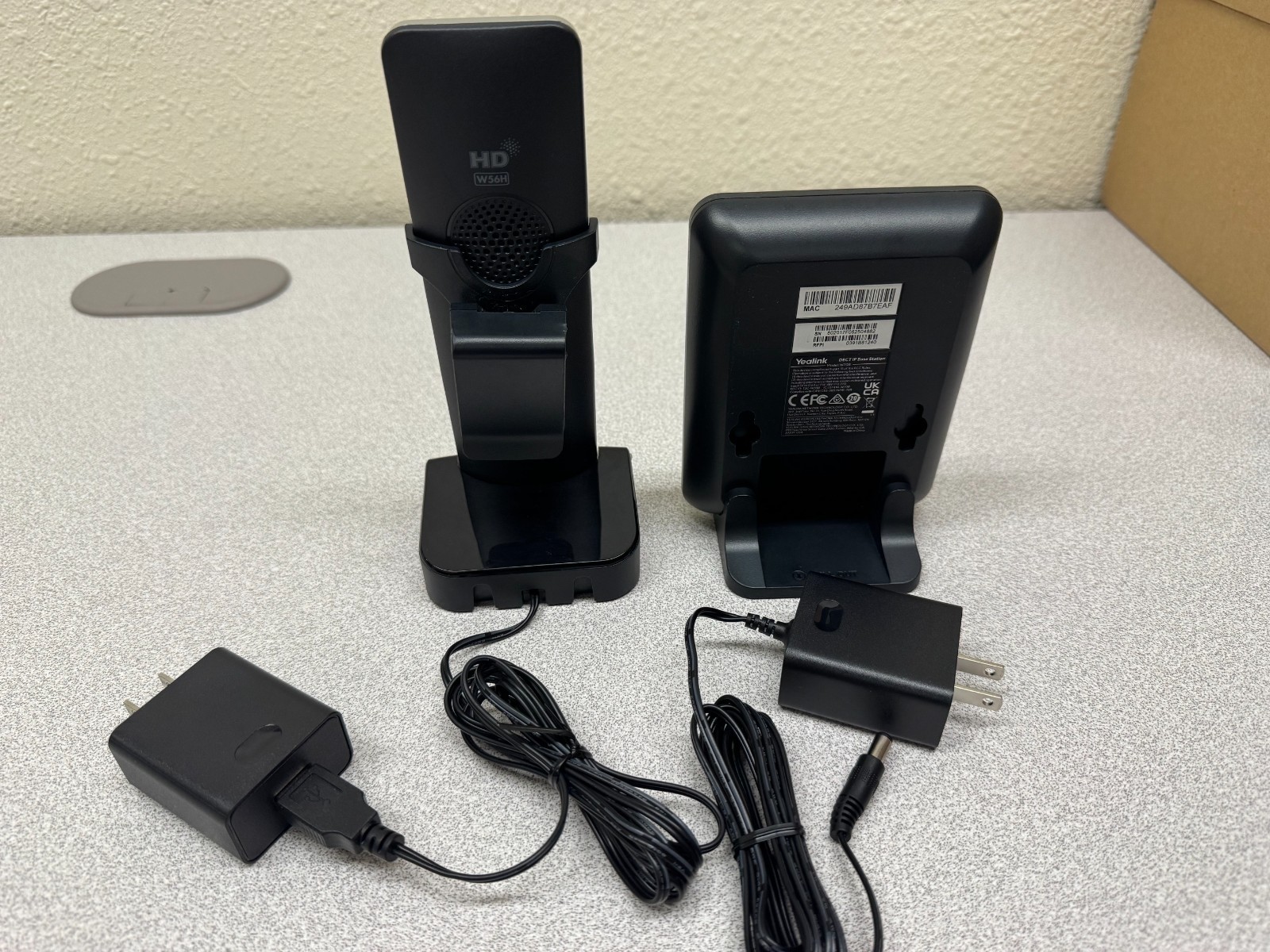 Yealink W76P Cordless DECT W56H Handset IP Phone W70B Base Excellent w-new cords