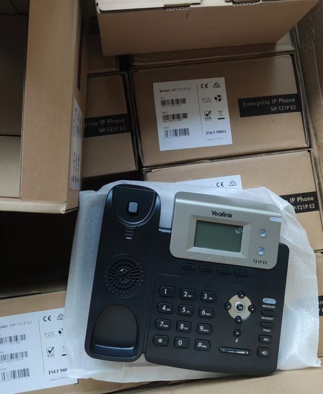 Yealink SIP-T21P E2 2-Line Business IP Phone Backlit LCD PoE Brand New Boxed