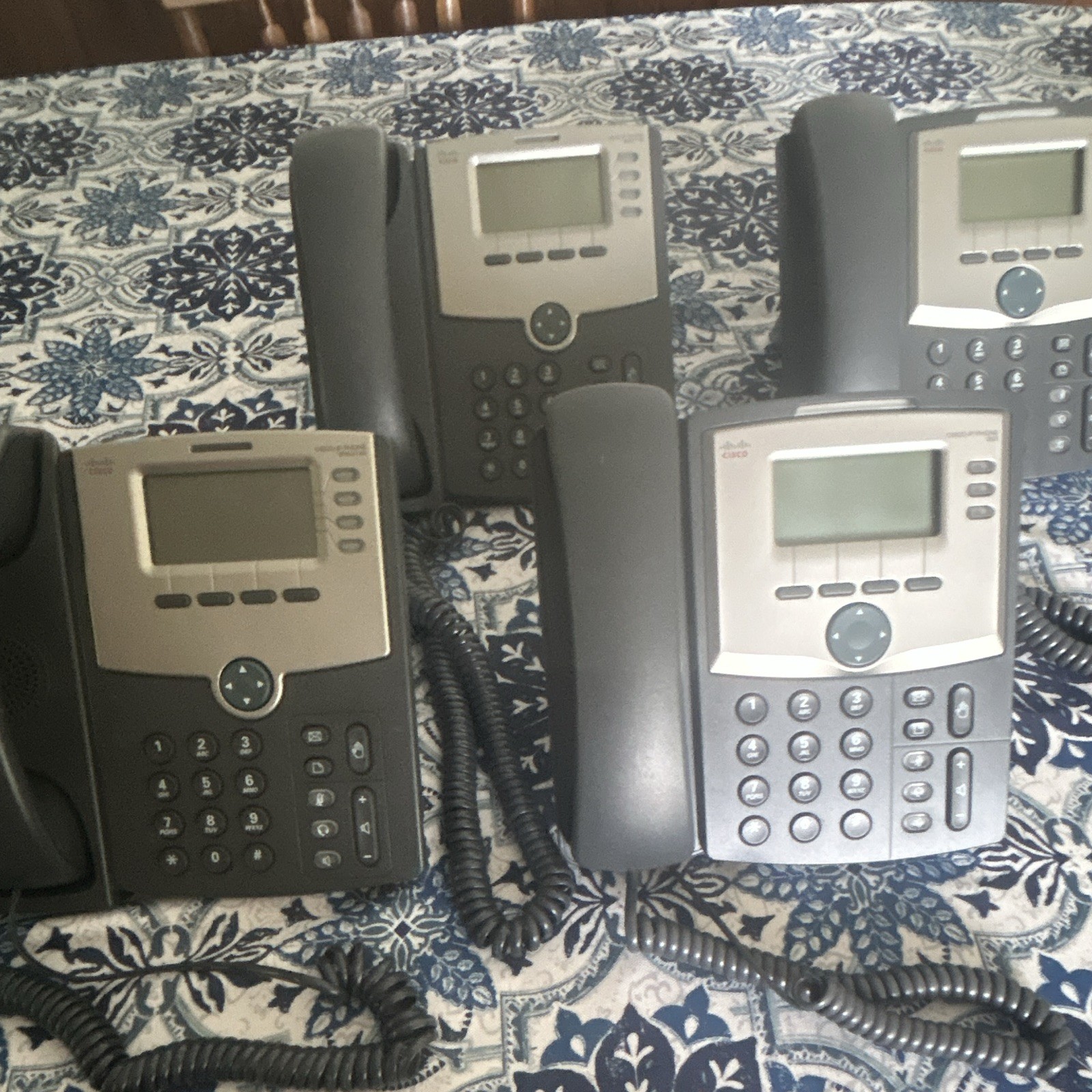 Cisco SPA514G 4-Line IP Phone PoE GigE Ethernet RJ-45 Gray/Black Lot