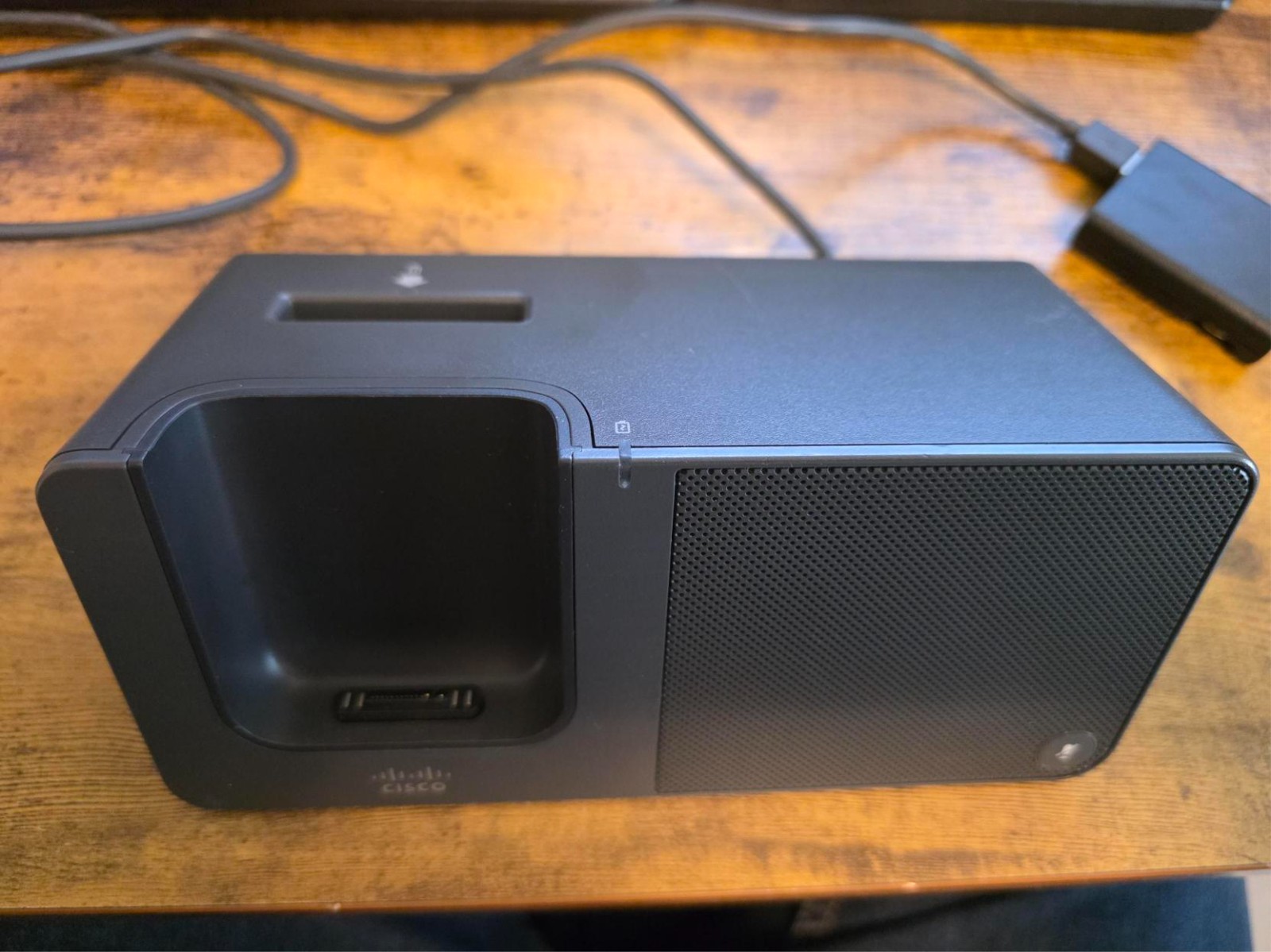 Cisco 8821 Wireless IP Phone Desktop Charger Cradle CP-DSKCH-8821 with Adapter