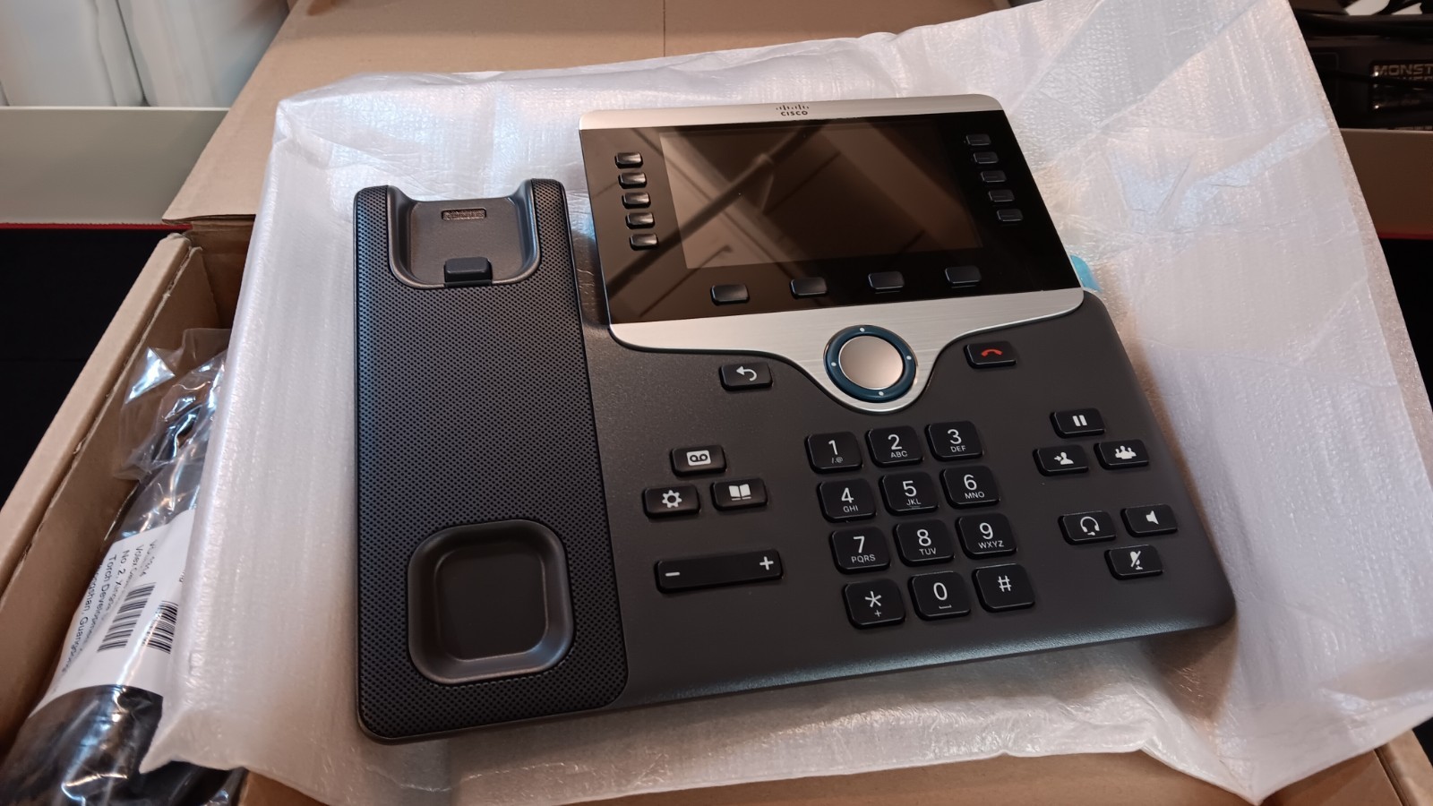Cisco 8841 IP Phone (CP-8841-3PW-NA-K9)