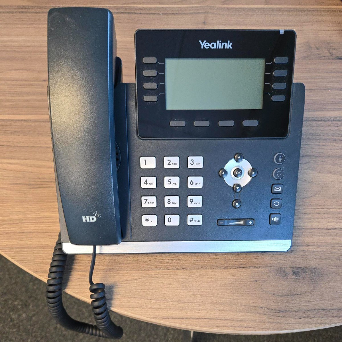 Yealink SIP-T46U Gigabit IP Business Phone 16 VoIP HD Mic PoE Bluetooth 4.3″ LCD