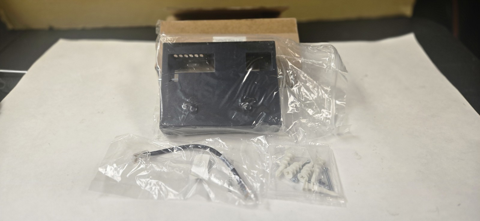 Cisco CP-WALLMOUNTKIT= Non-Locking Wallmount Kit for 7910, 7940, 7960 Phones(B7)