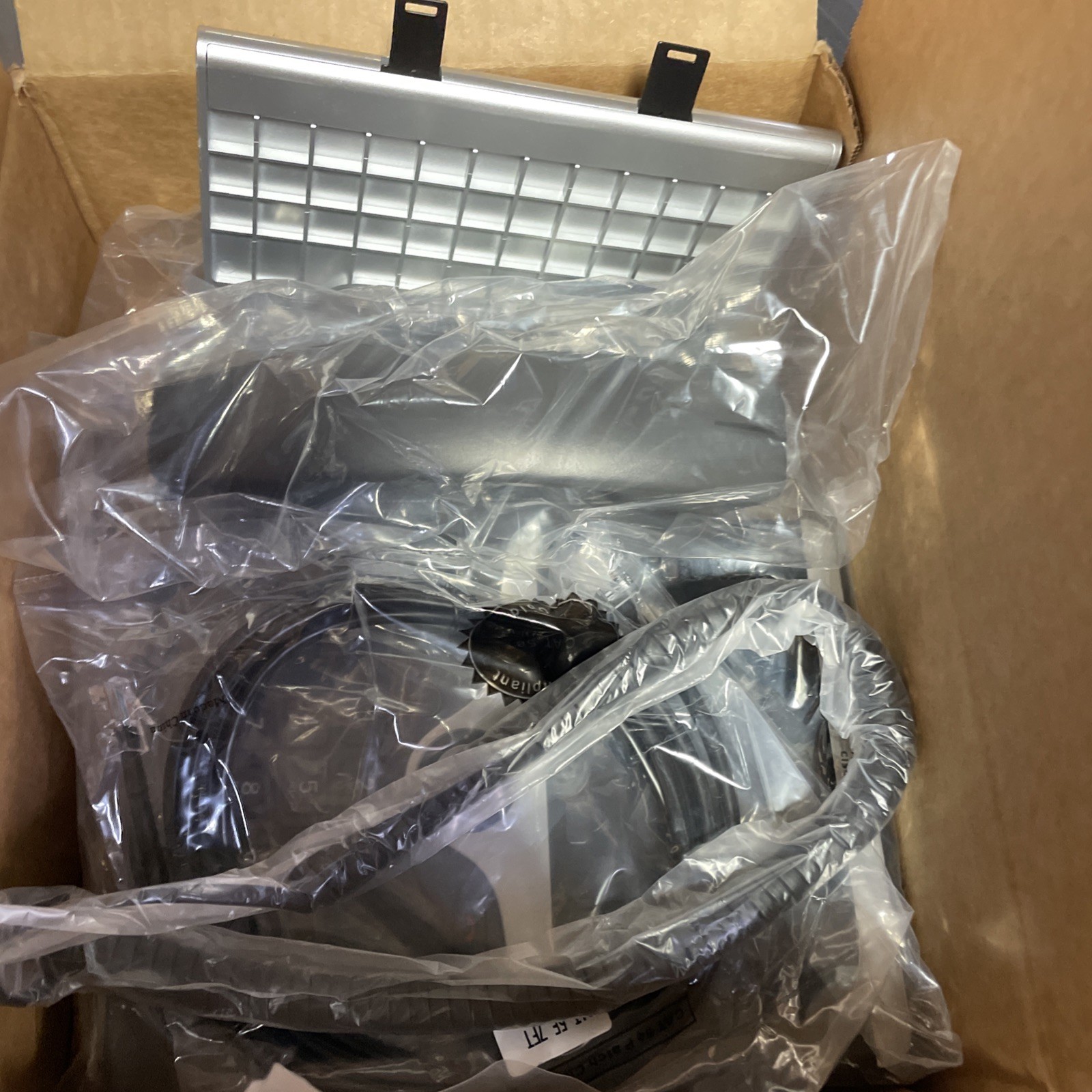 Cisco CP-8851-K9 Wall Mountable IP Phone