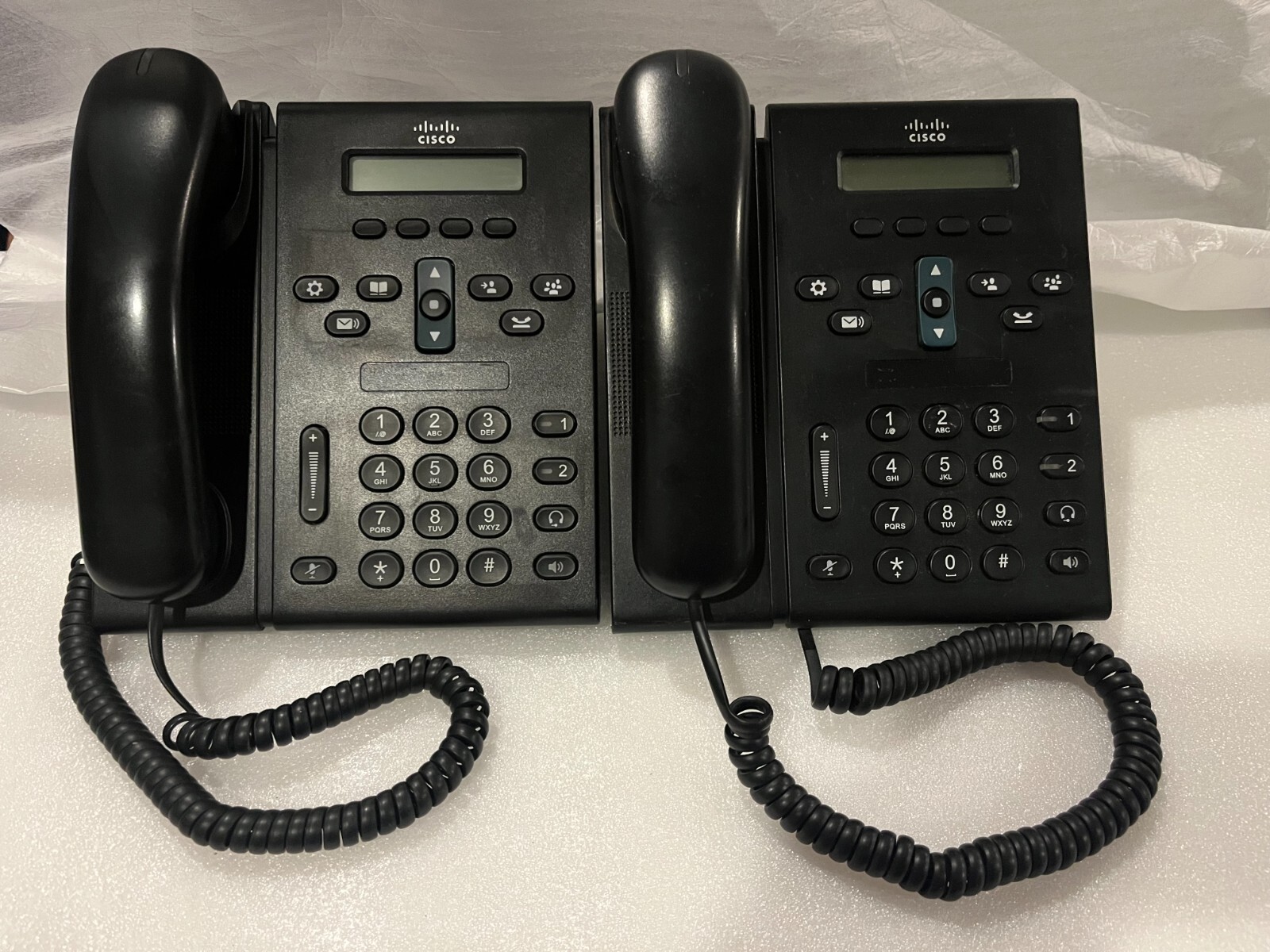 Lot of 2 CISCO CP-6921 IP Phone with Display & Speakers – Grade A