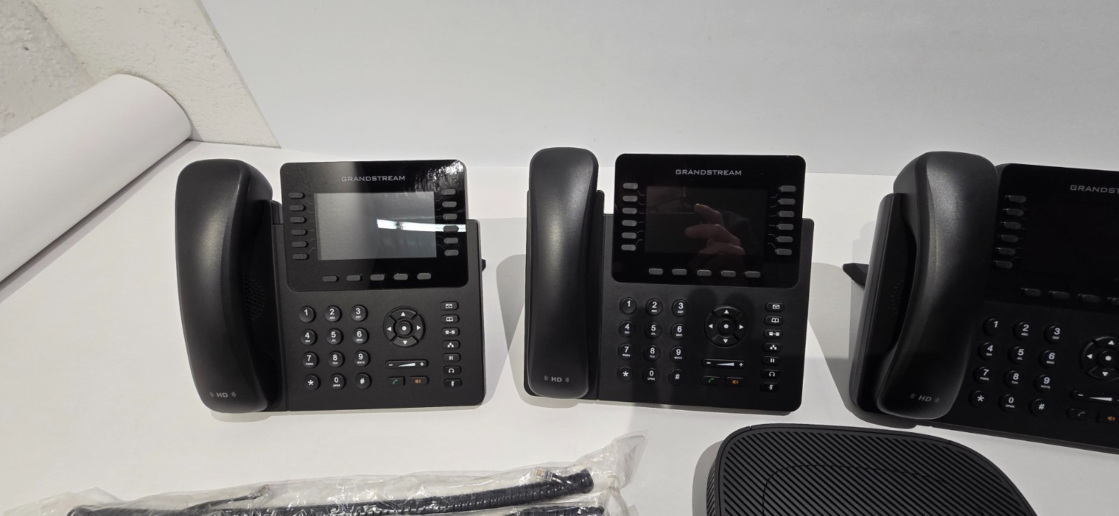 FreePBX + (4) GrandStream GXP2170 Phone Full System Bundle for VoIP