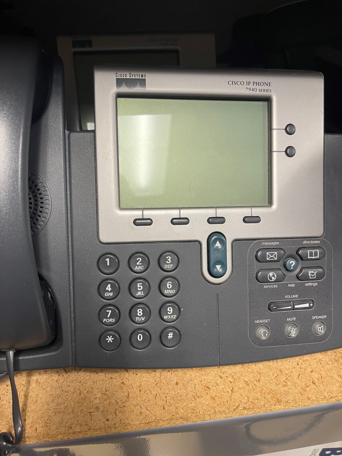 Cisco IP Phone 7900 Series 7940 VOIP 2-Button Business Phone CP-7940G (CP7940G)