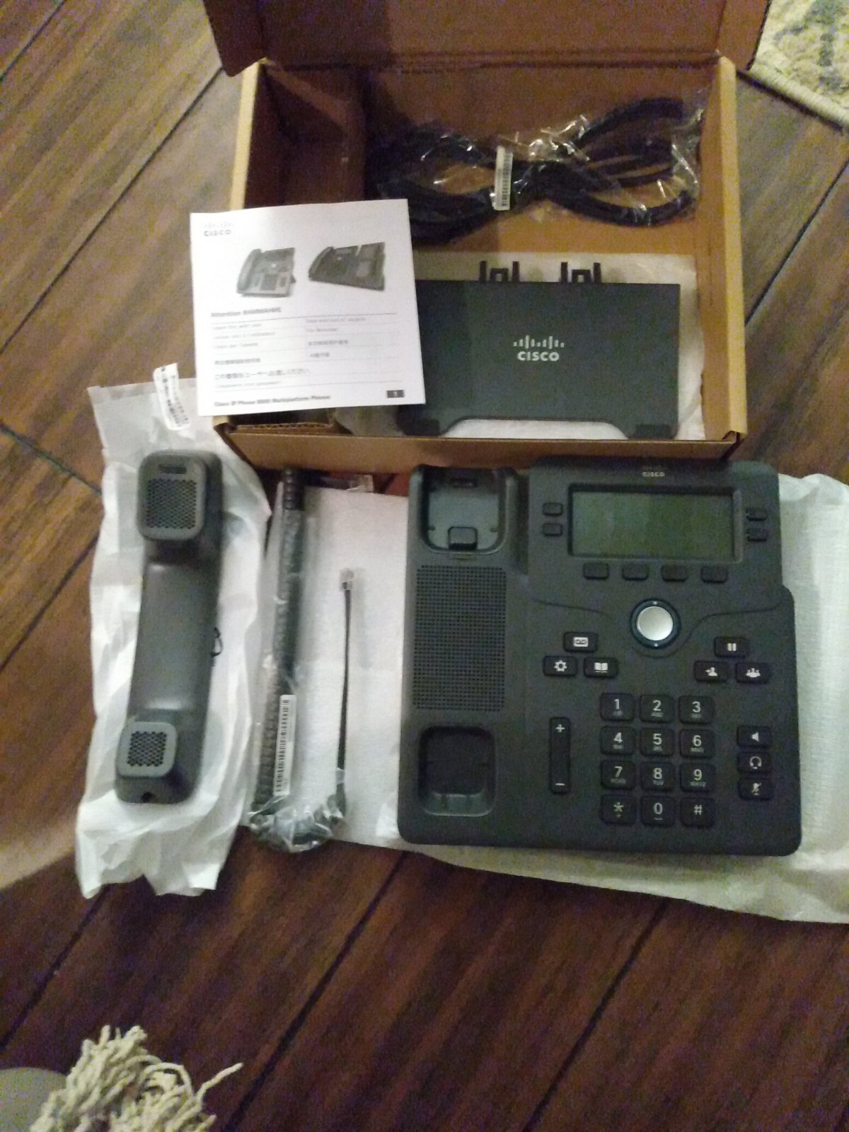 Cisco 6851 IP Phone 4-Lines Charcoal CP-6851-3PCC-K9