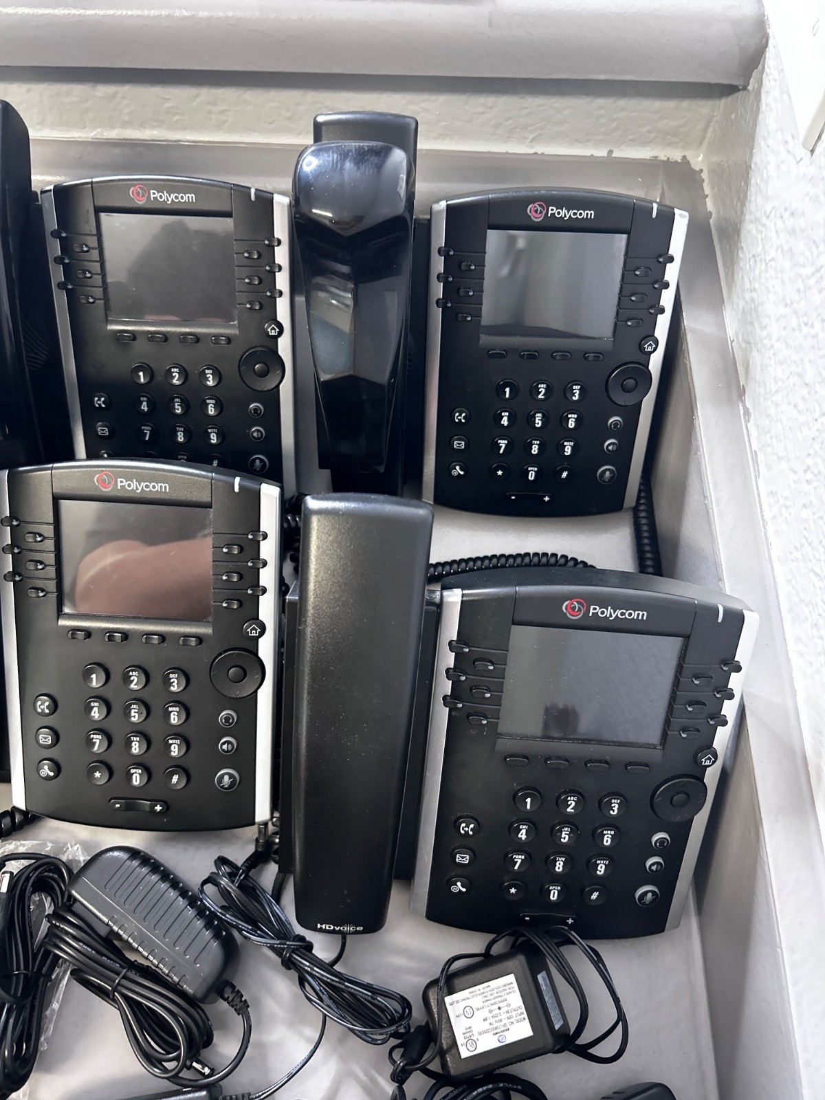ot of 6 Polycom VVX410 Business Media IP Phones w/ Power Adapters HD Voice