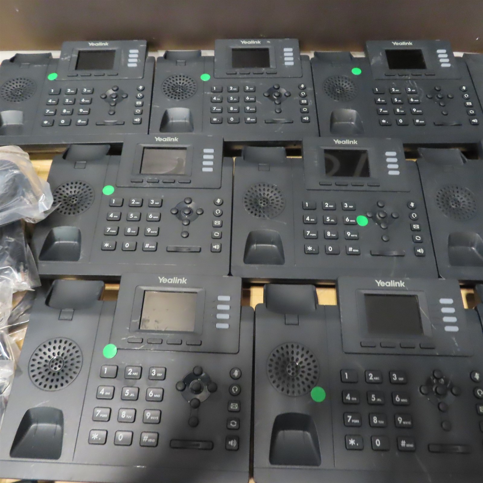 10x Yealink YEA-SIP-T33G Gigabit Color IP Phone with POE and 3-Inch LCD Scratchd