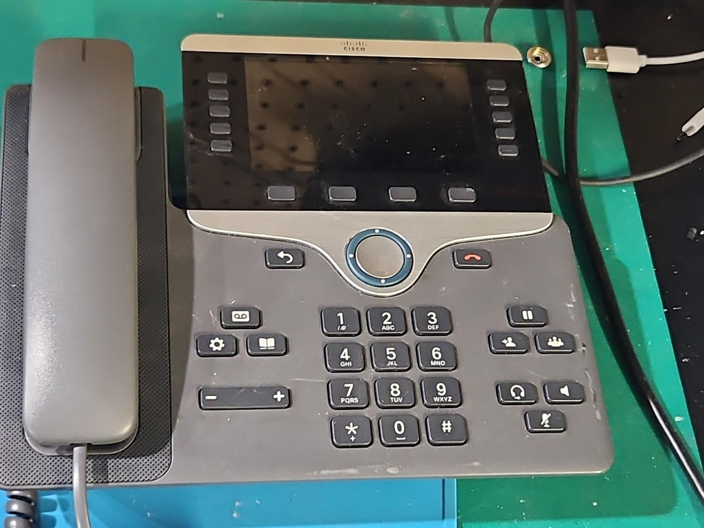 LOT 3 Cisco CP-8851 IP Phones CP-8851-K9 Cord & Handset FOR PARTS OR REPAIR