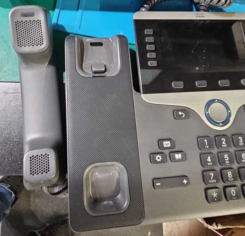 LOT 3 Cisco CP-8851 IP Phones CP-8851-K9 Cord & Handset FOR PARTS OR REPAIR