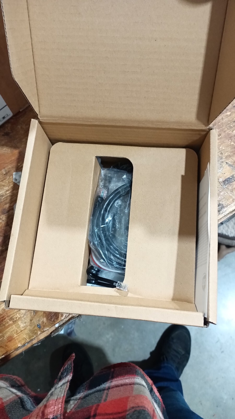 Yealink SIP-T31G 2-Line PoE VoIP Phone – Black Brand New, Never Used