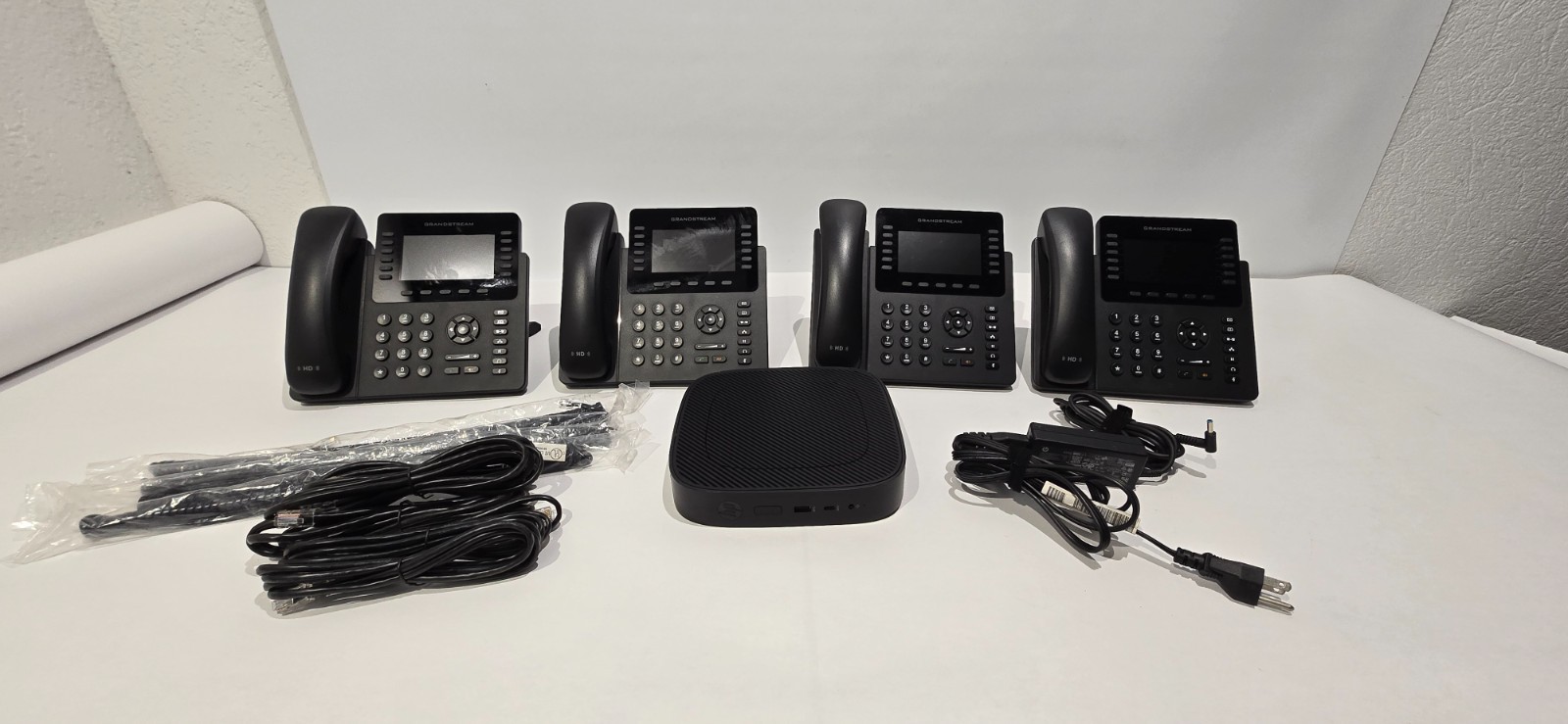 FreePBX + (4) GrandStream GXP2170 Phone Full System Bundle for VoIP