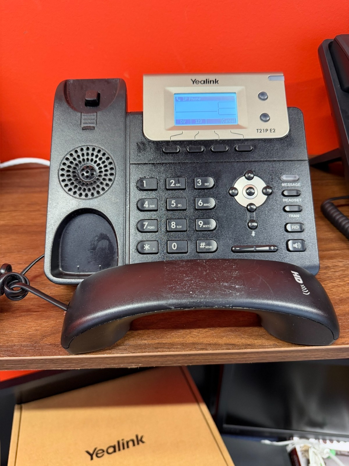 Yealink SIP-T21P E2 Dual-line PoE