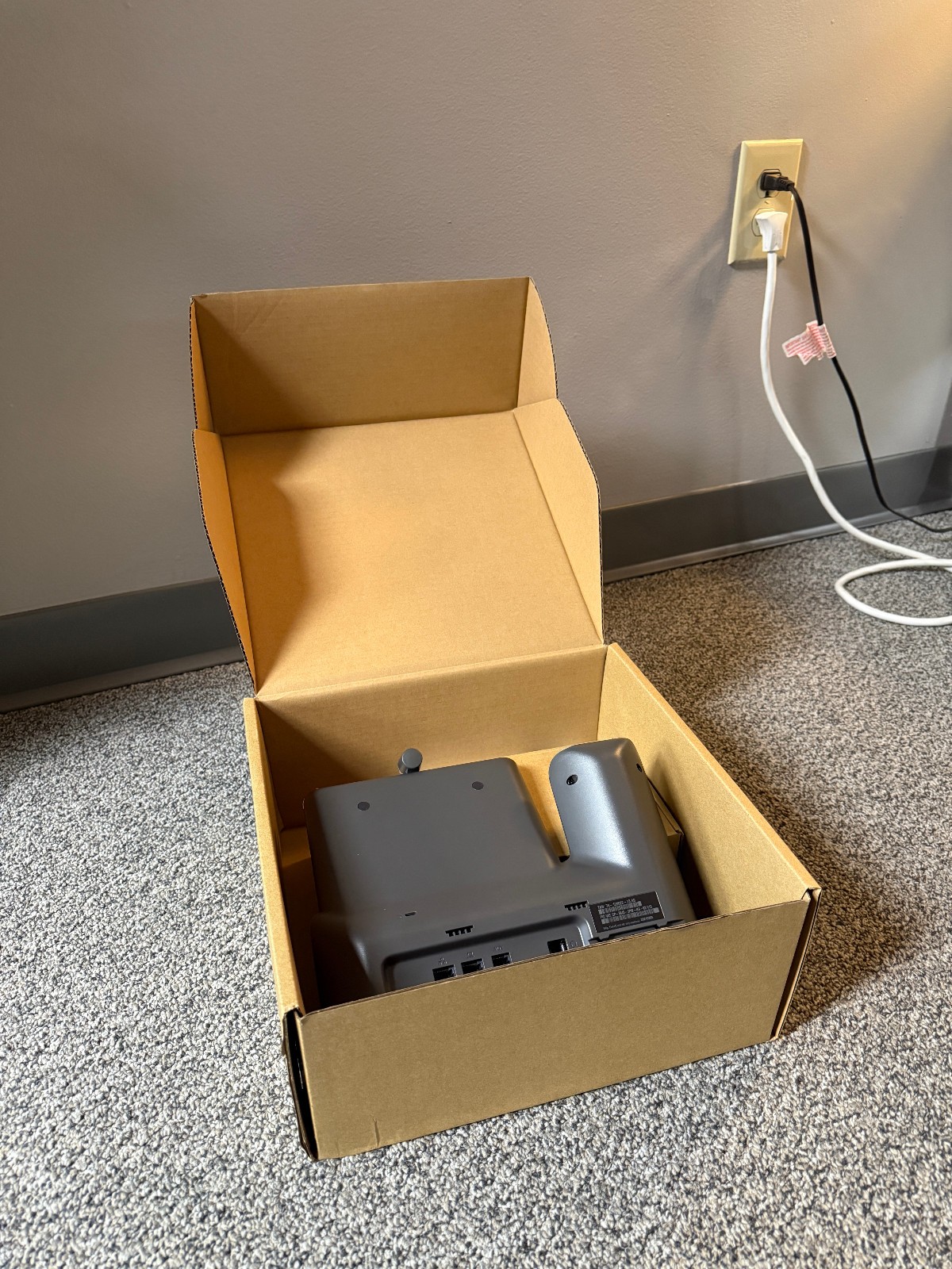 BARELY USED – OPEN BOX Cisco IP Video Phone 8845 MPP