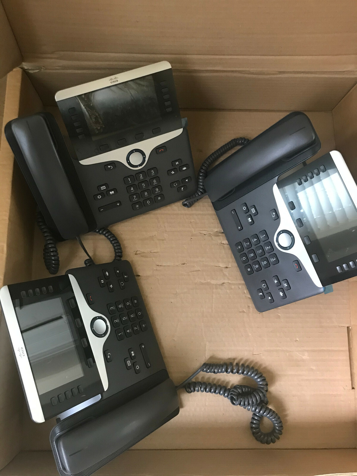 Lot of 3 Cisco 8800 CP-8861-K9 & 2 CP-8841-K9 Unified IP Video Phone w/Stand