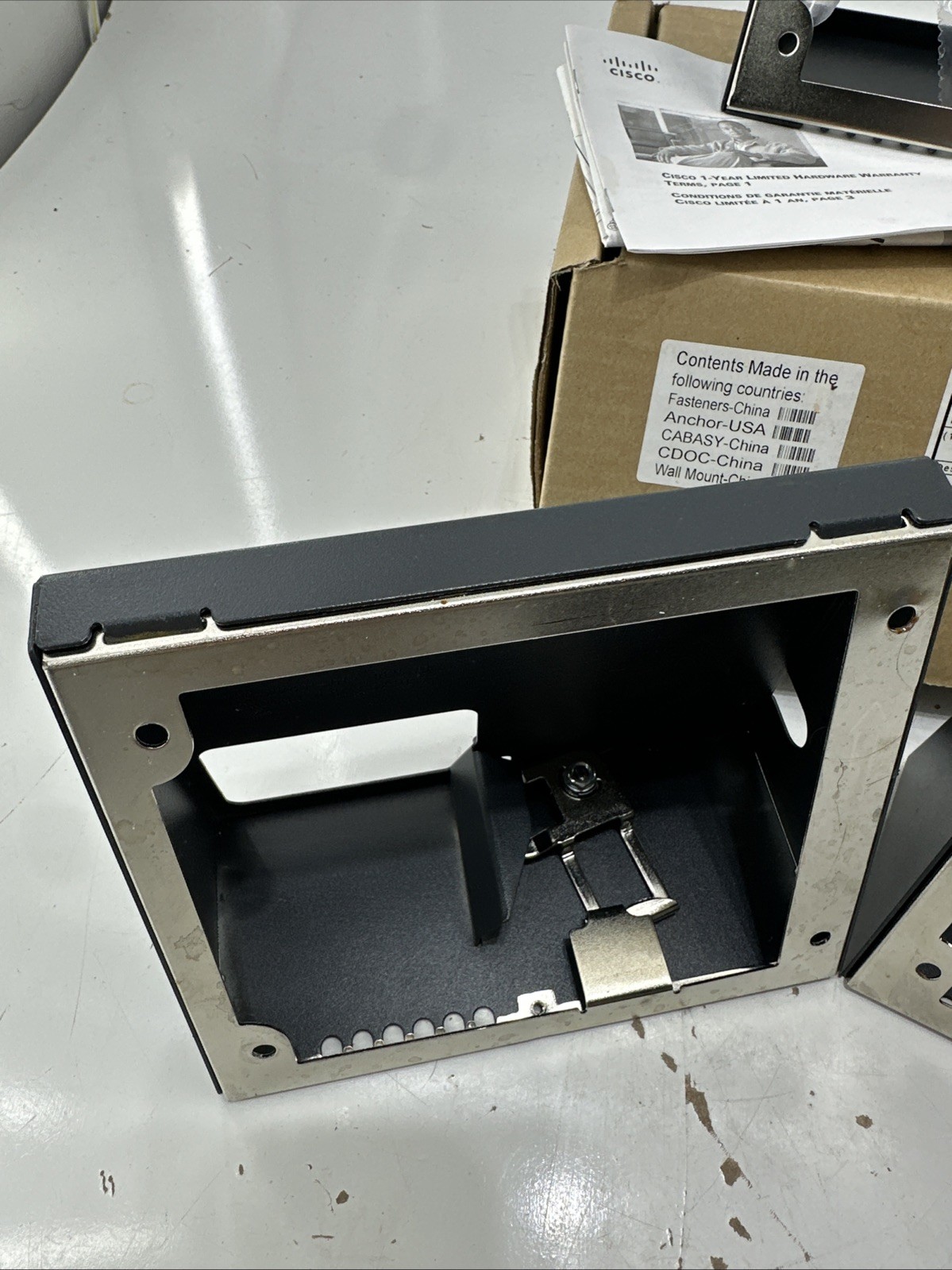 1 Cisco CP-LCKNGWALLMNT2 Universal Locking Wall Mount Kit For 7900 Phone 2 Used