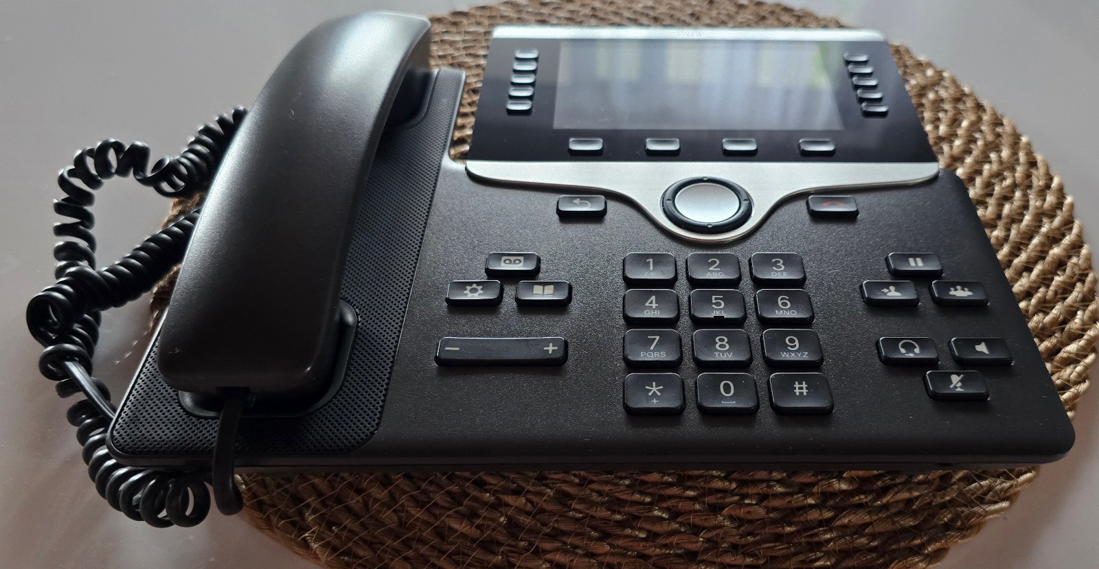 Cisco CP-8851-K9 – VoIP System Phone, 5″ Color Display, Charcoal, Warranty