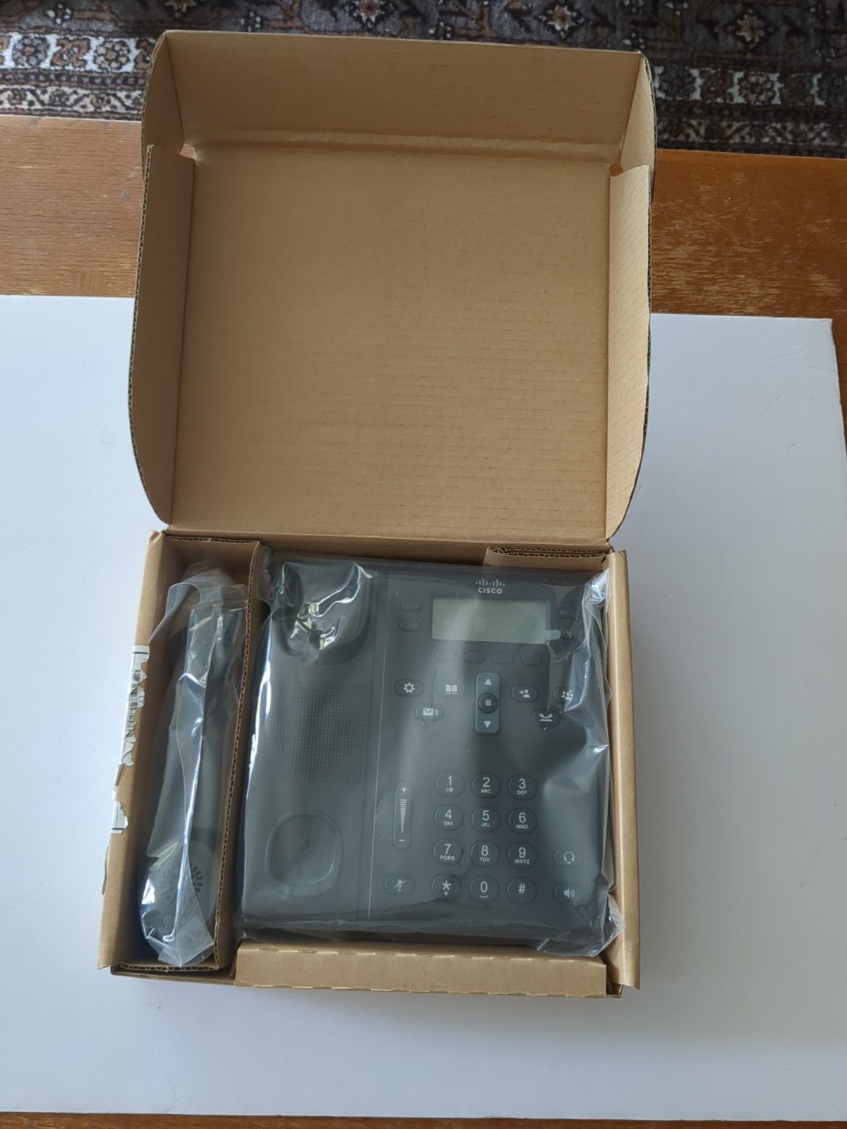 New Cisco 6921 Charcoal w/Standart Headset CP-6921-C-K9